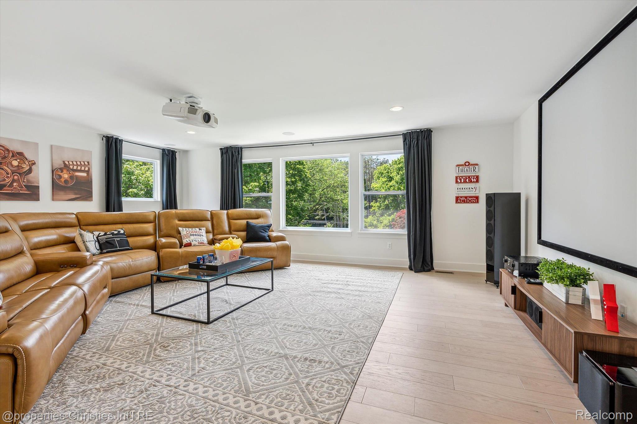 44444 THORNAPPLE Lane