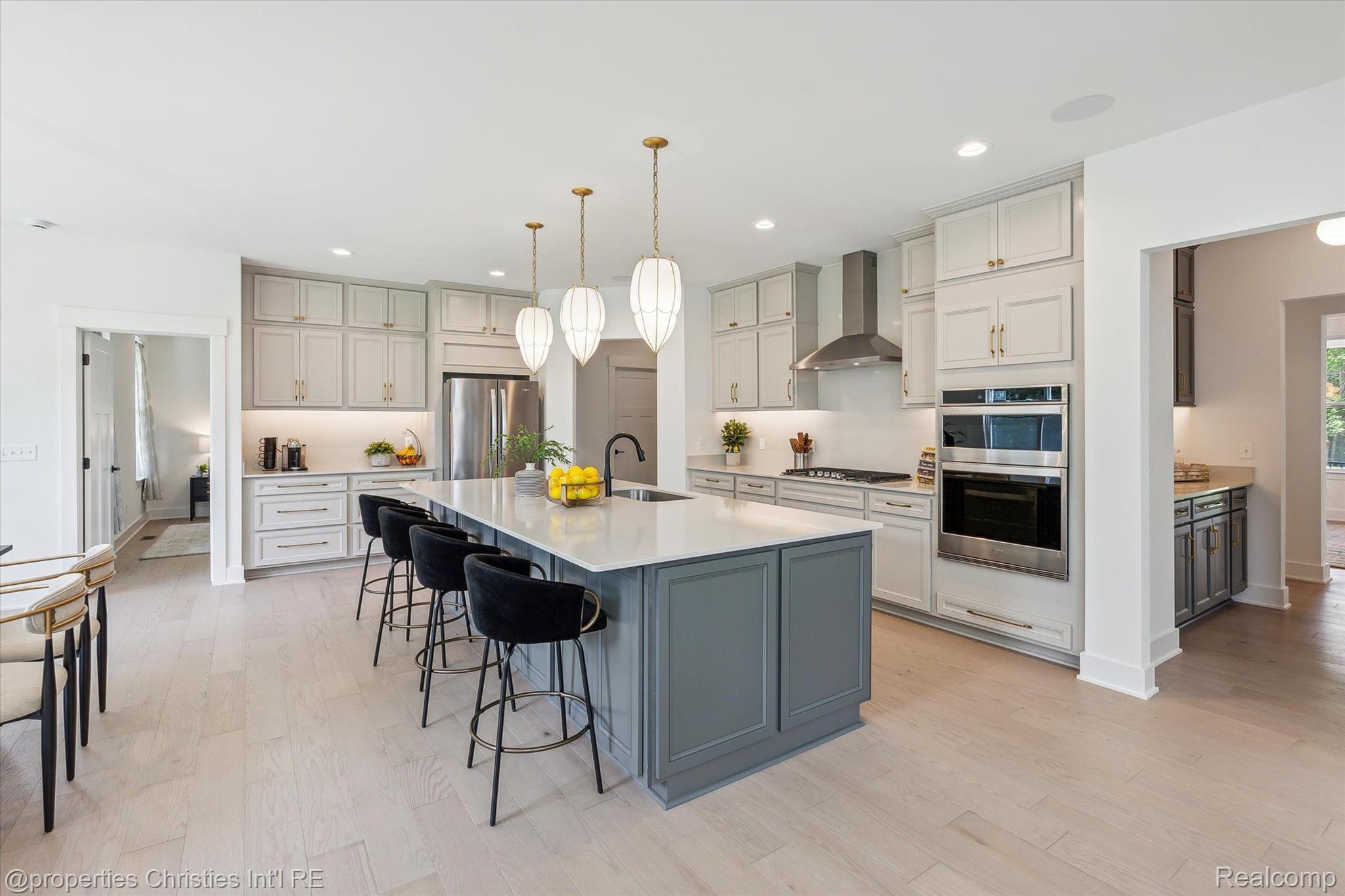 44444 THORNAPPLE Lane