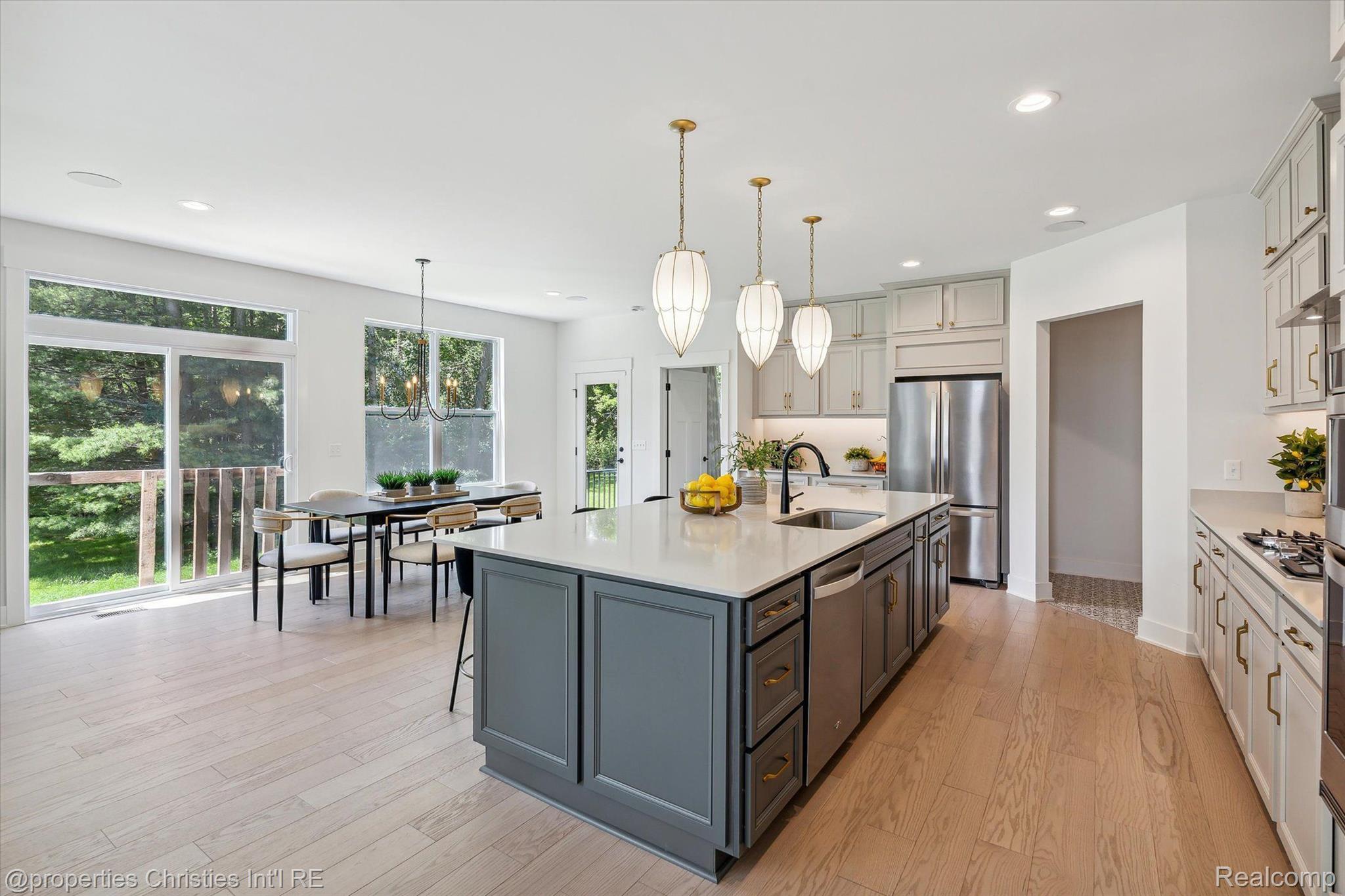 44444 THORNAPPLE Lane