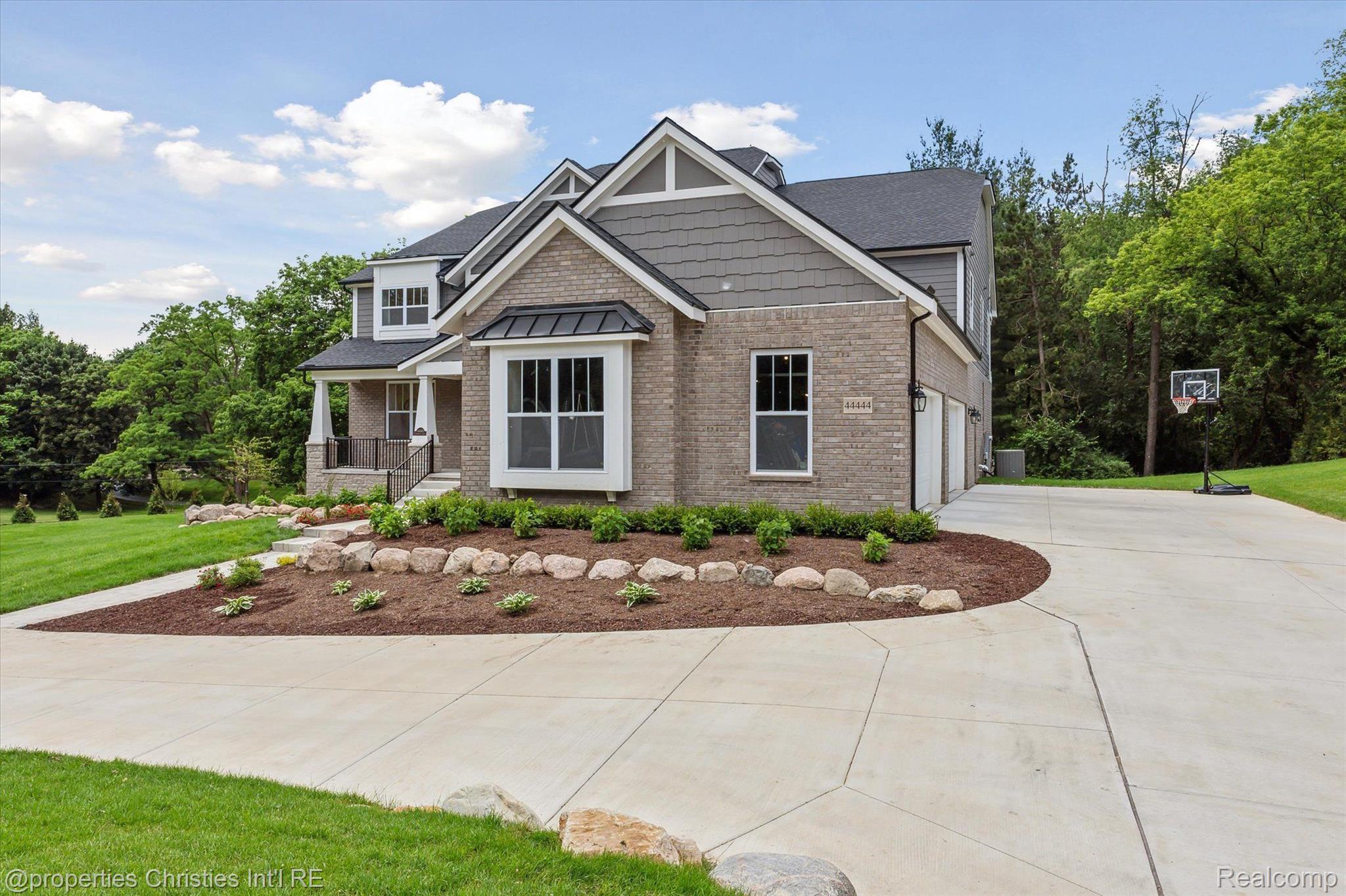 44444 THORNAPPLE Lane