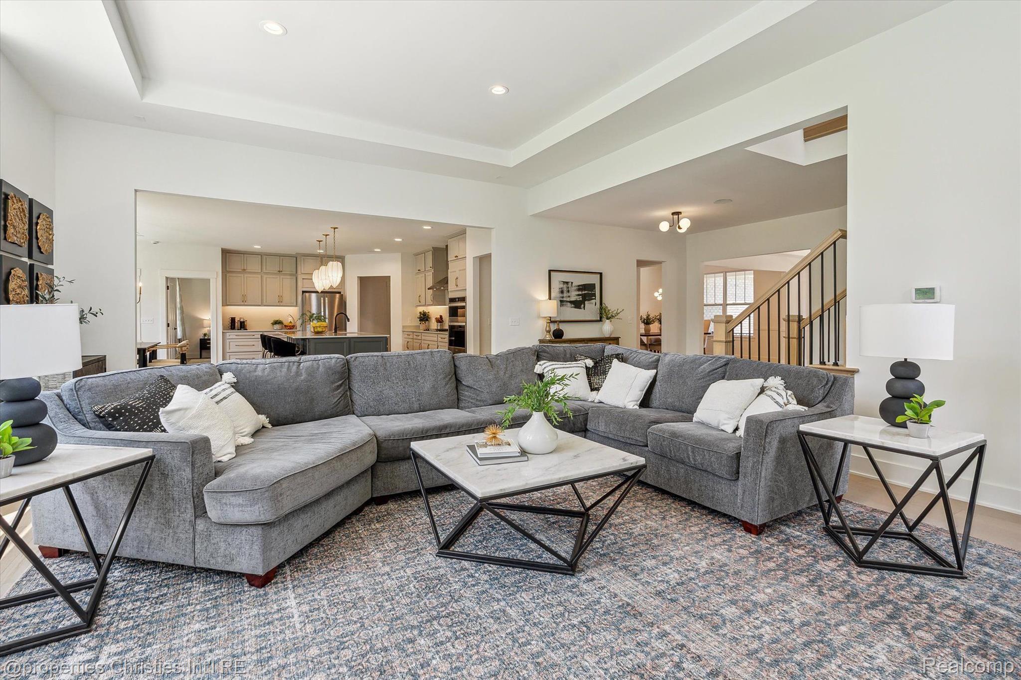 44444 THORNAPPLE Lane