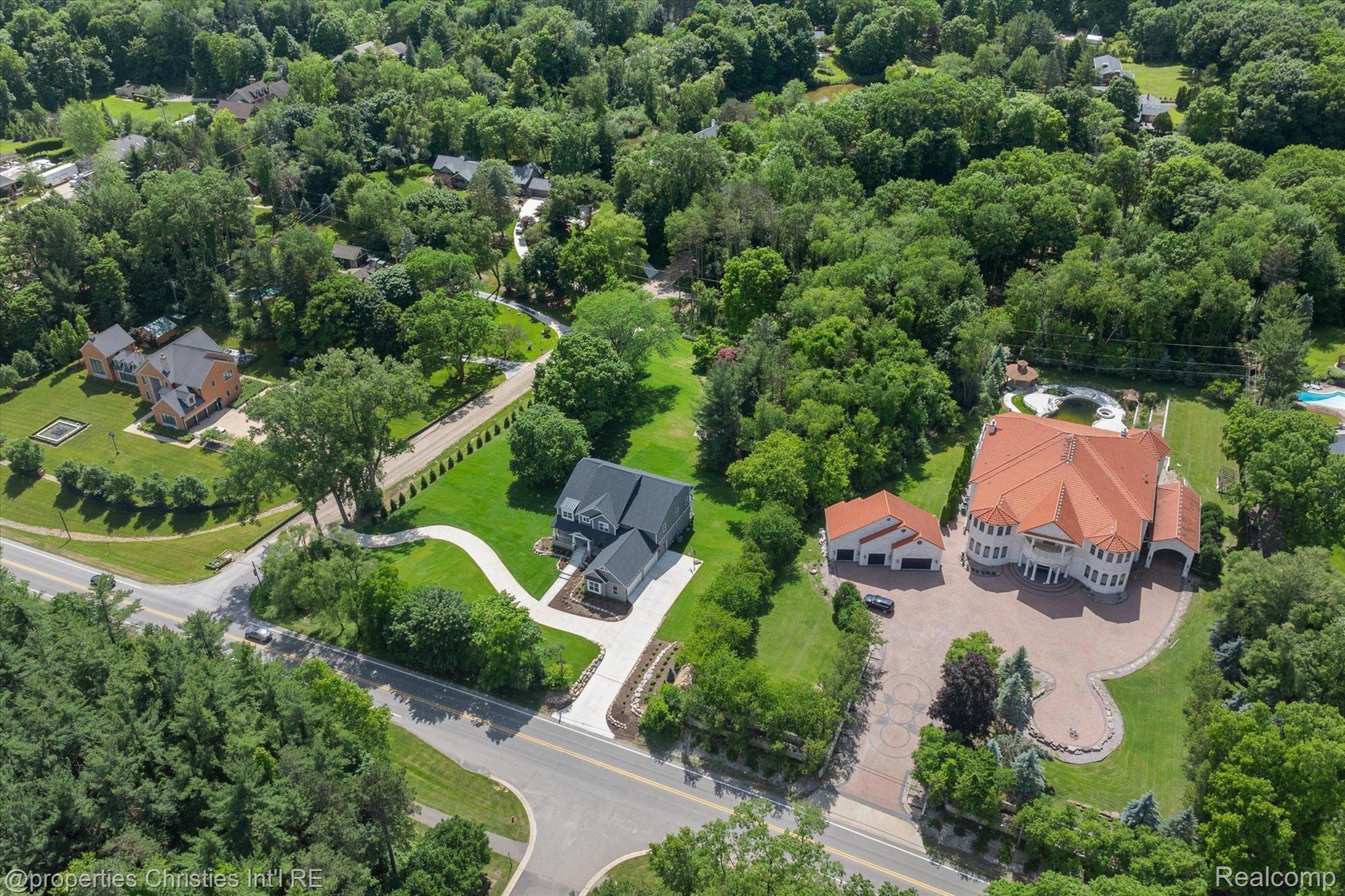 44444 THORNAPPLE Lane