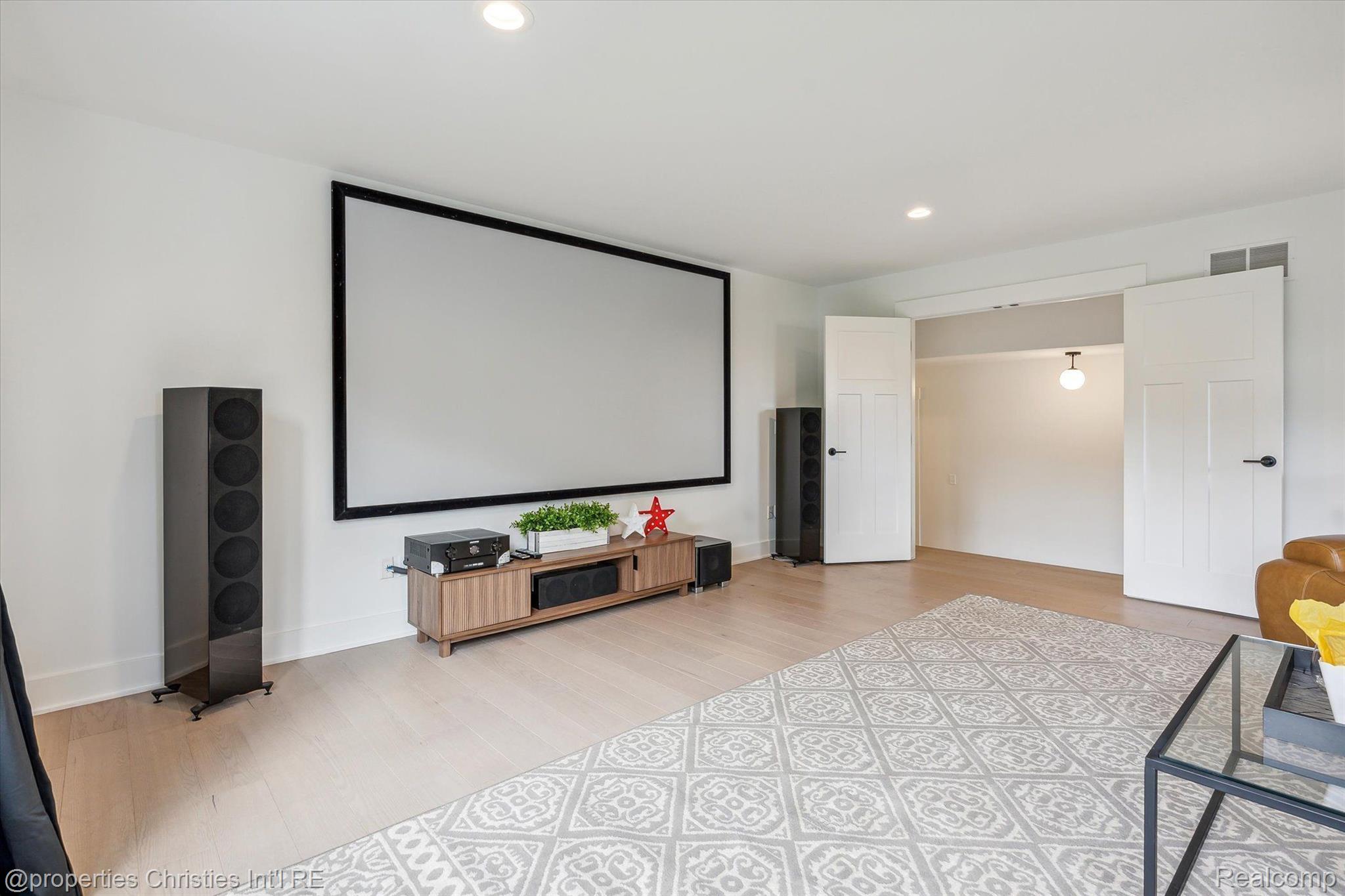 44444 THORNAPPLE Lane