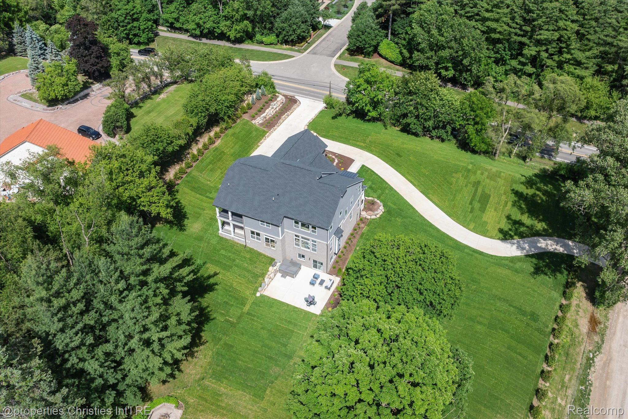 44444 THORNAPPLE Lane