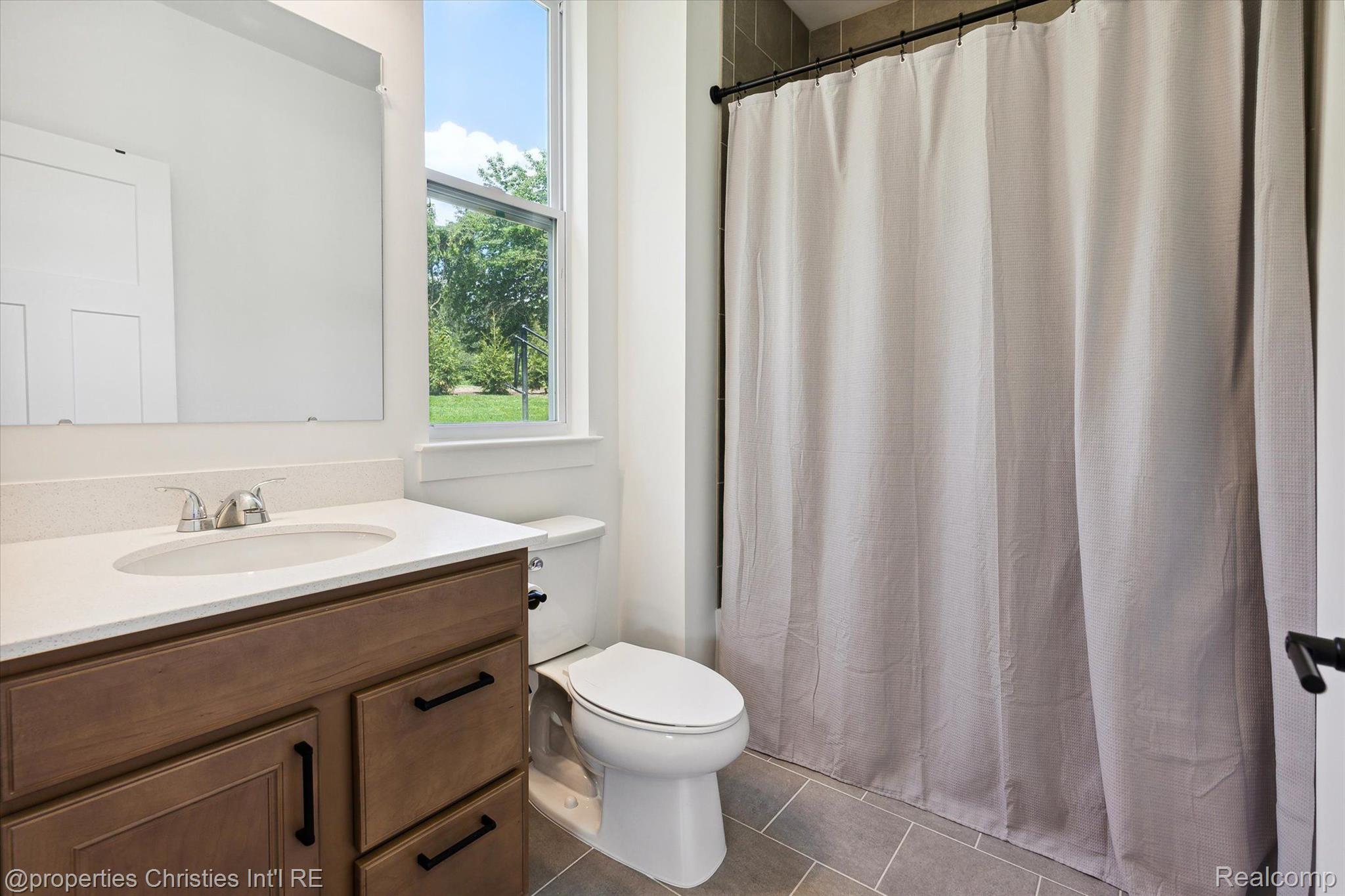 44444 THORNAPPLE Lane