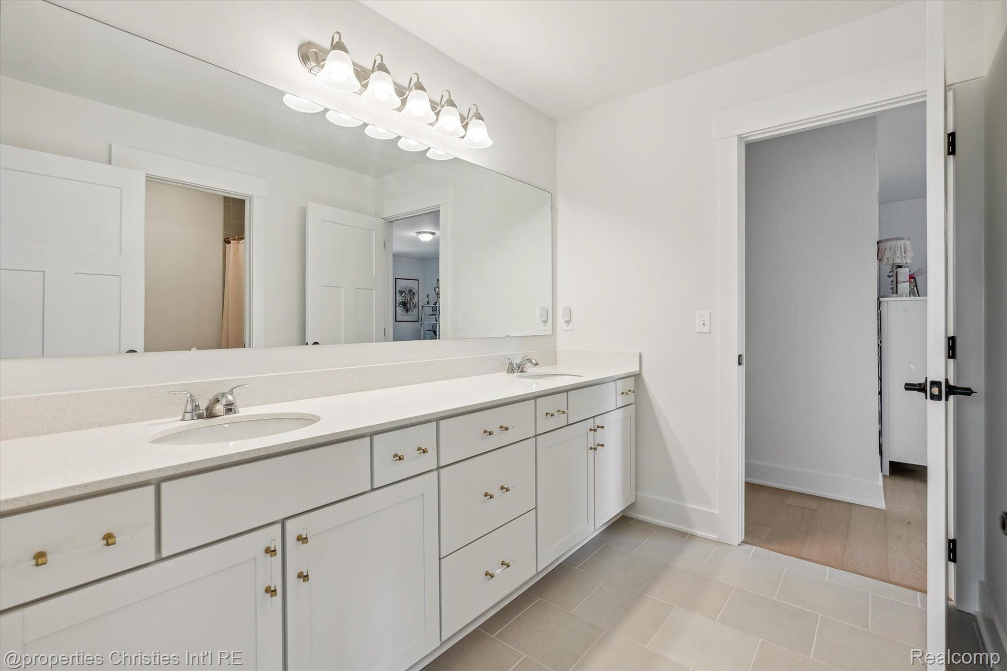 44444 THORNAPPLE Lane