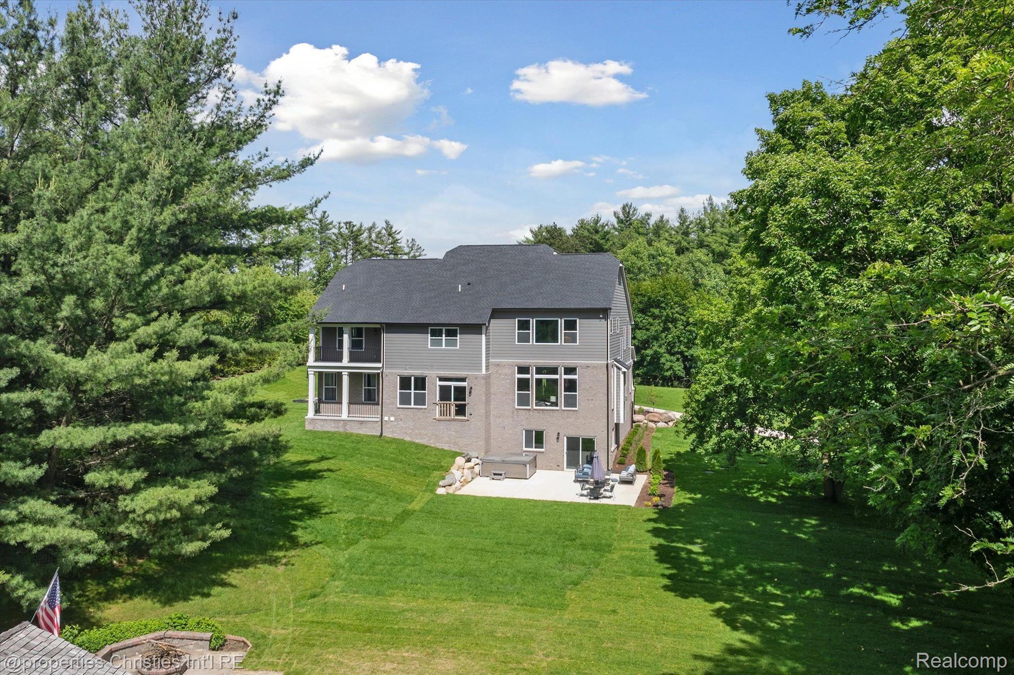 44444 THORNAPPLE Lane