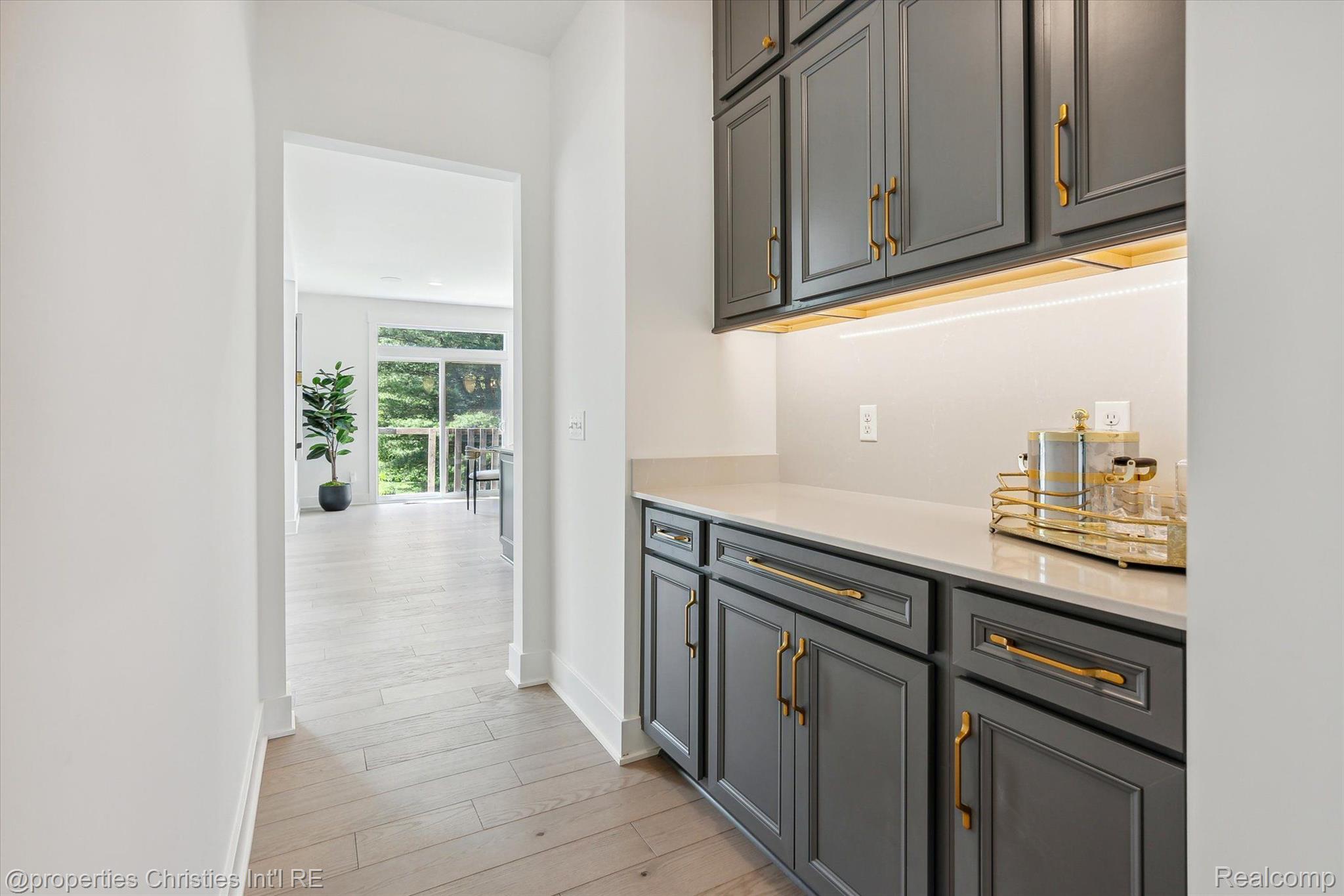 44444 THORNAPPLE Lane