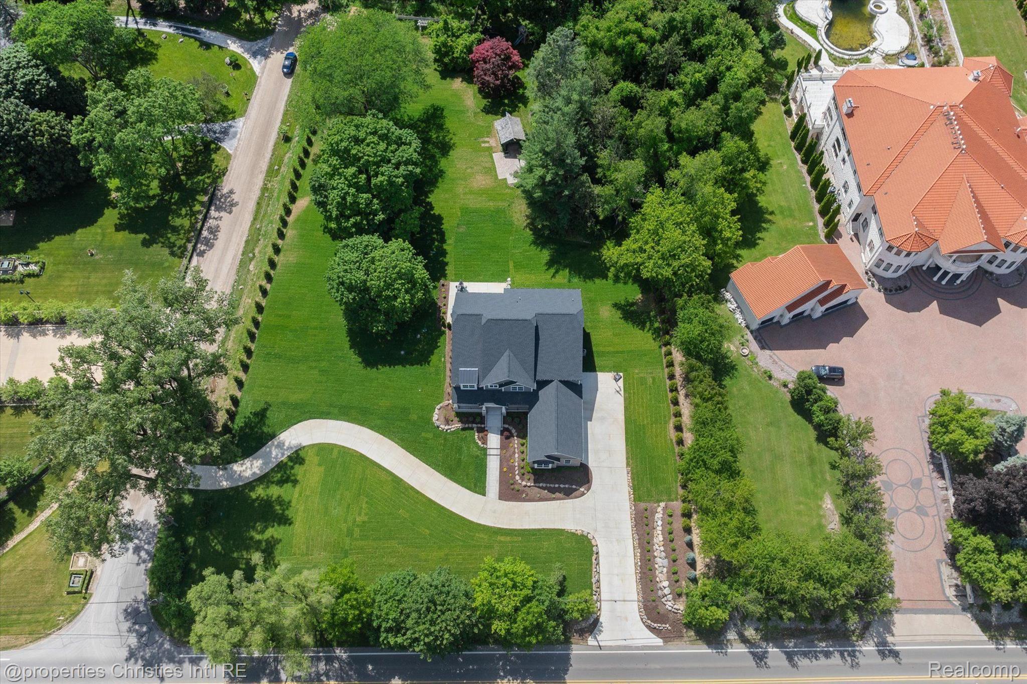 44444 THORNAPPLE Lane