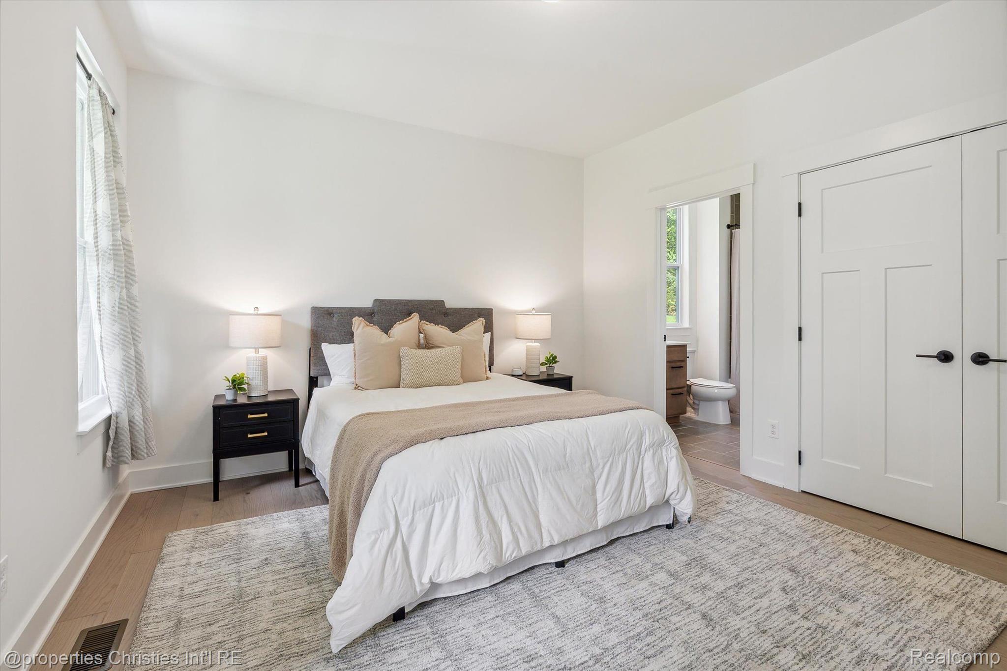 44444 THORNAPPLE Lane