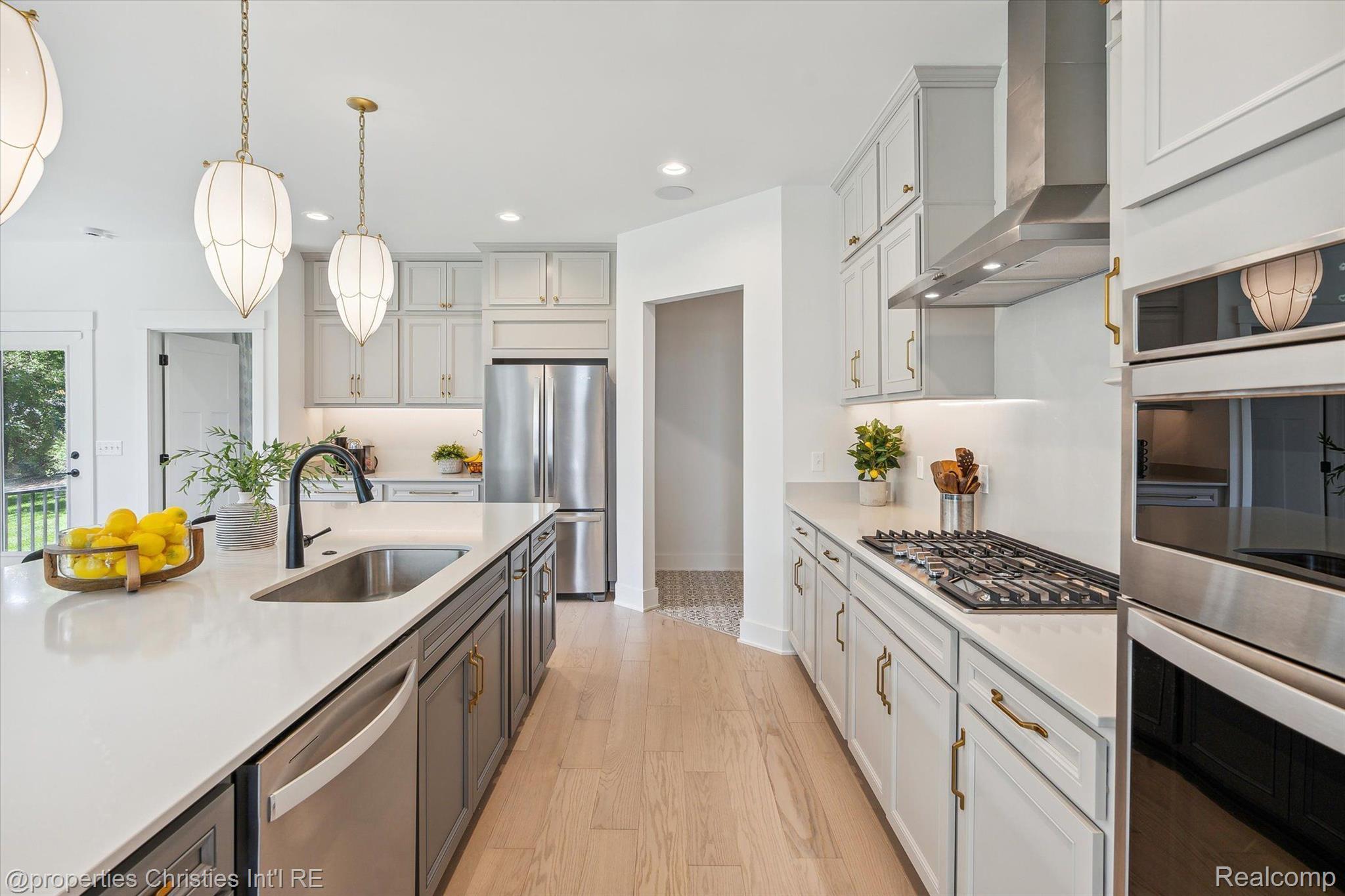 44444 THORNAPPLE Lane