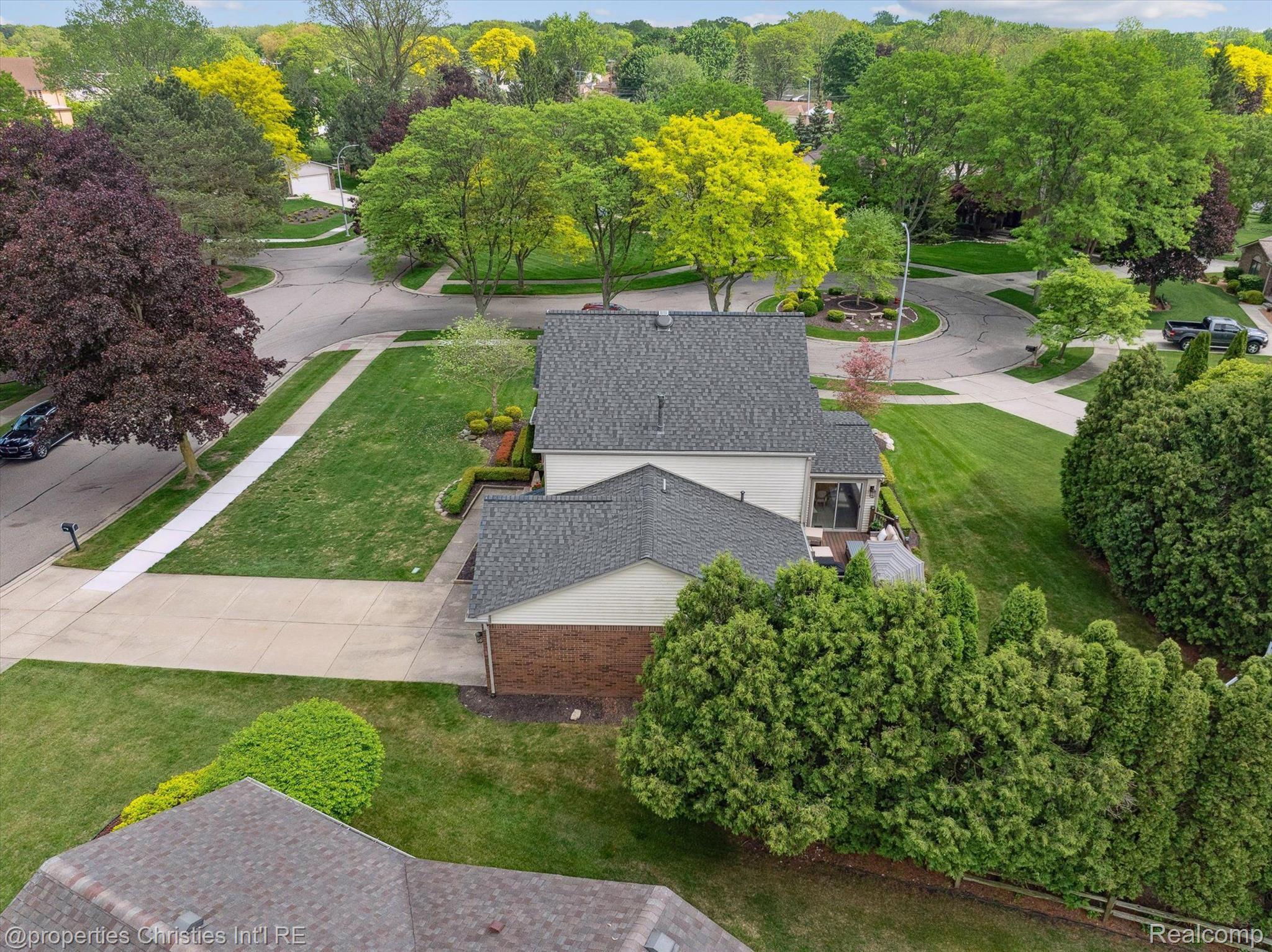 17305 LAUREL Drive