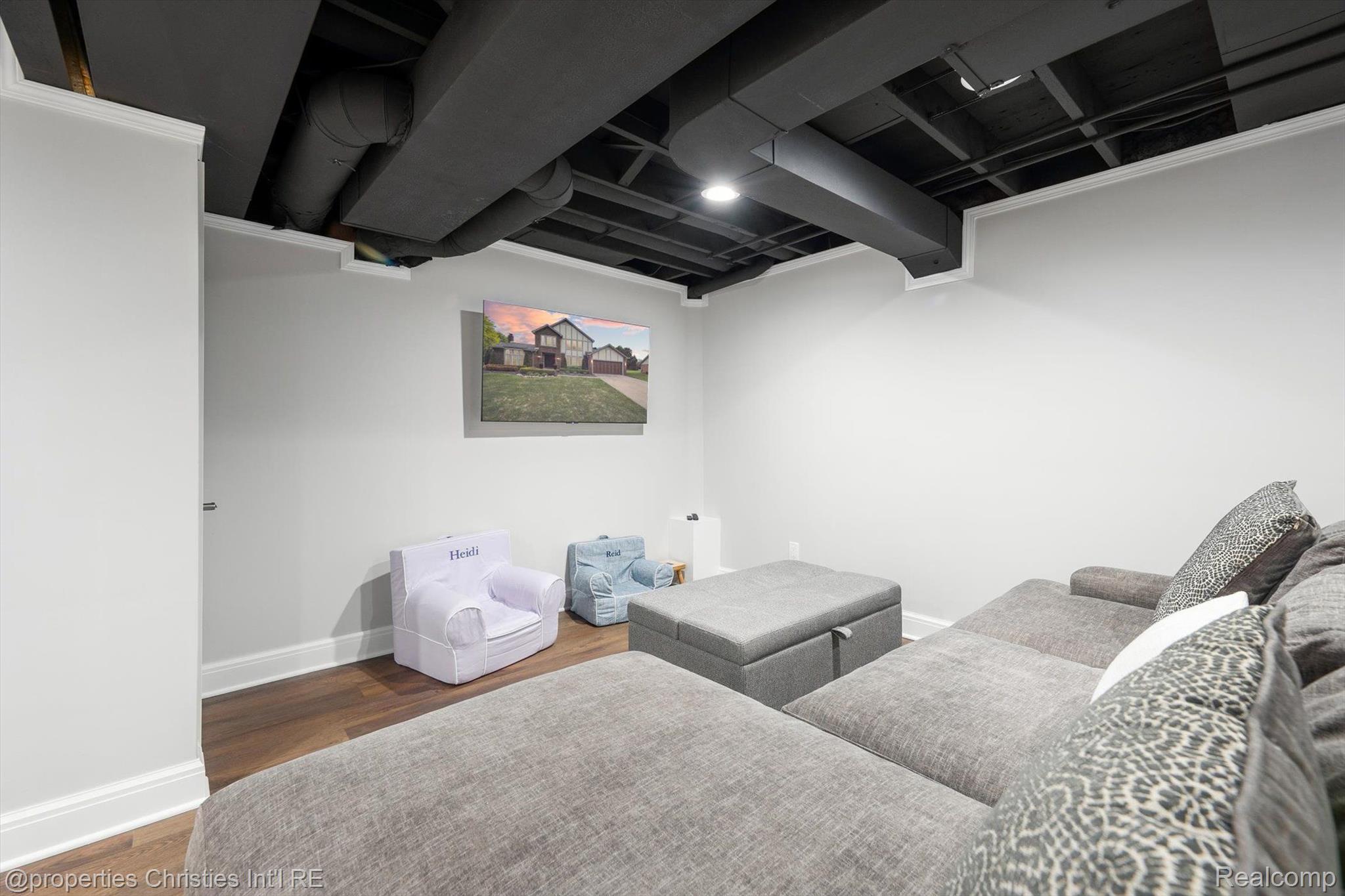 17305 LAUREL Drive