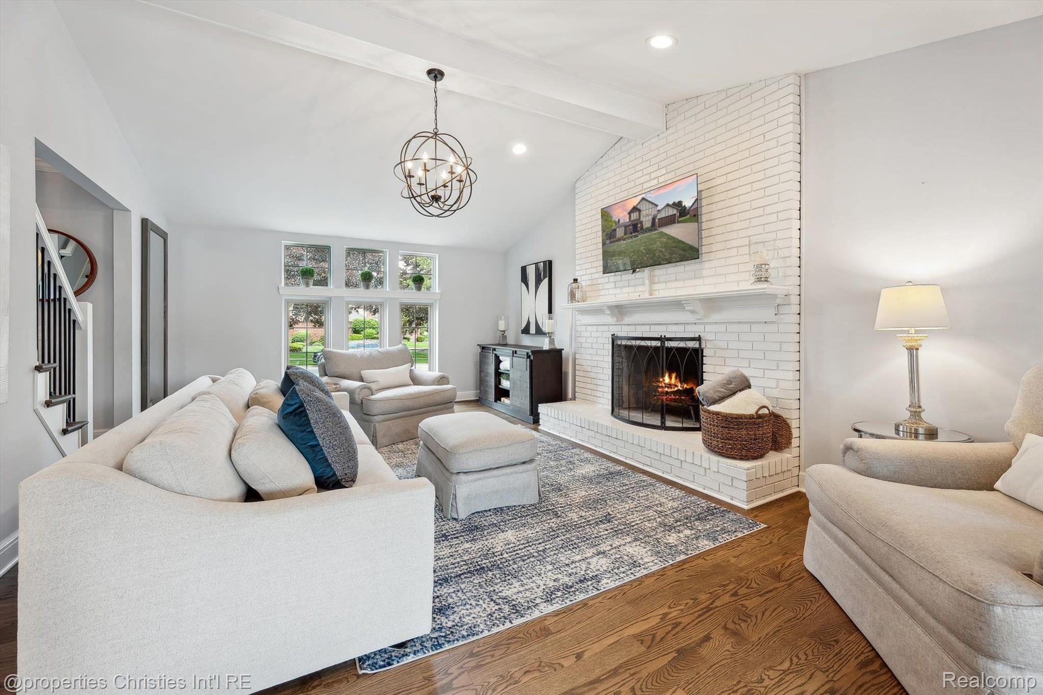 17305 LAUREL Drive