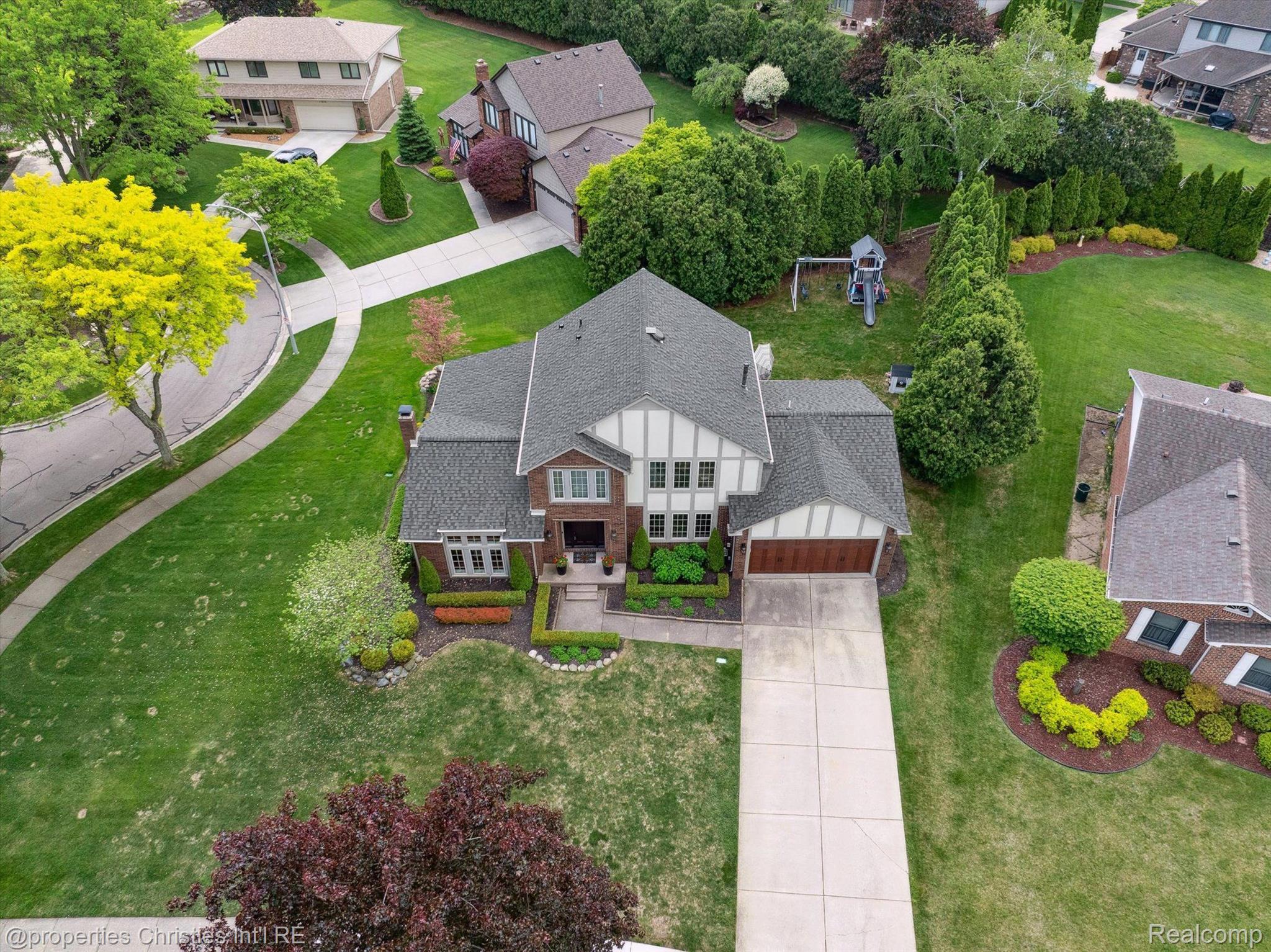 17305 LAUREL Drive