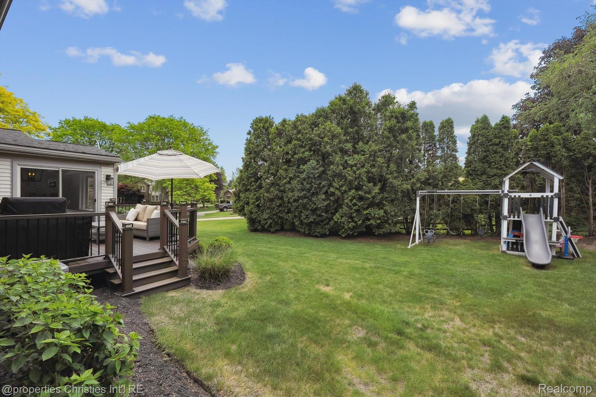 17305 LAUREL Drive