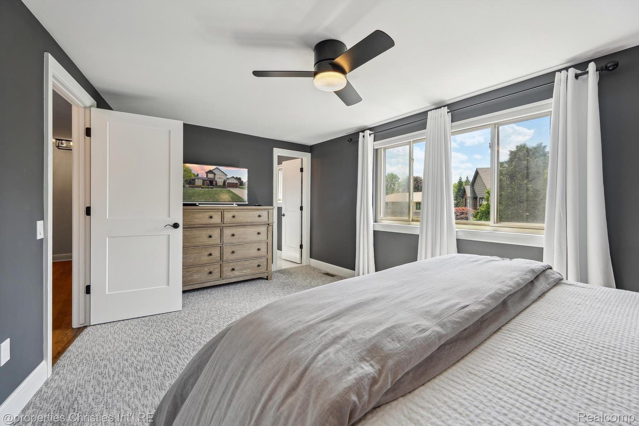 17305 LAUREL Drive