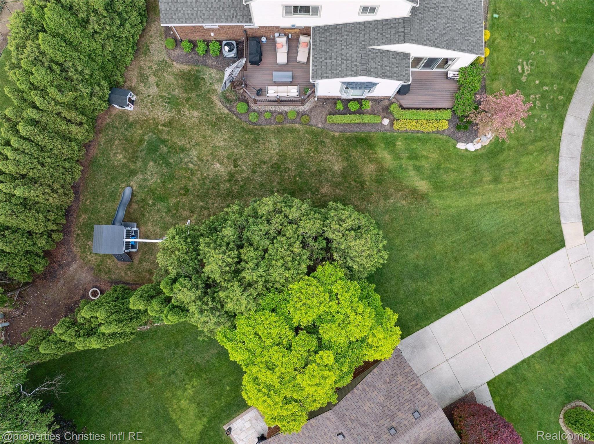 17305 LAUREL Drive