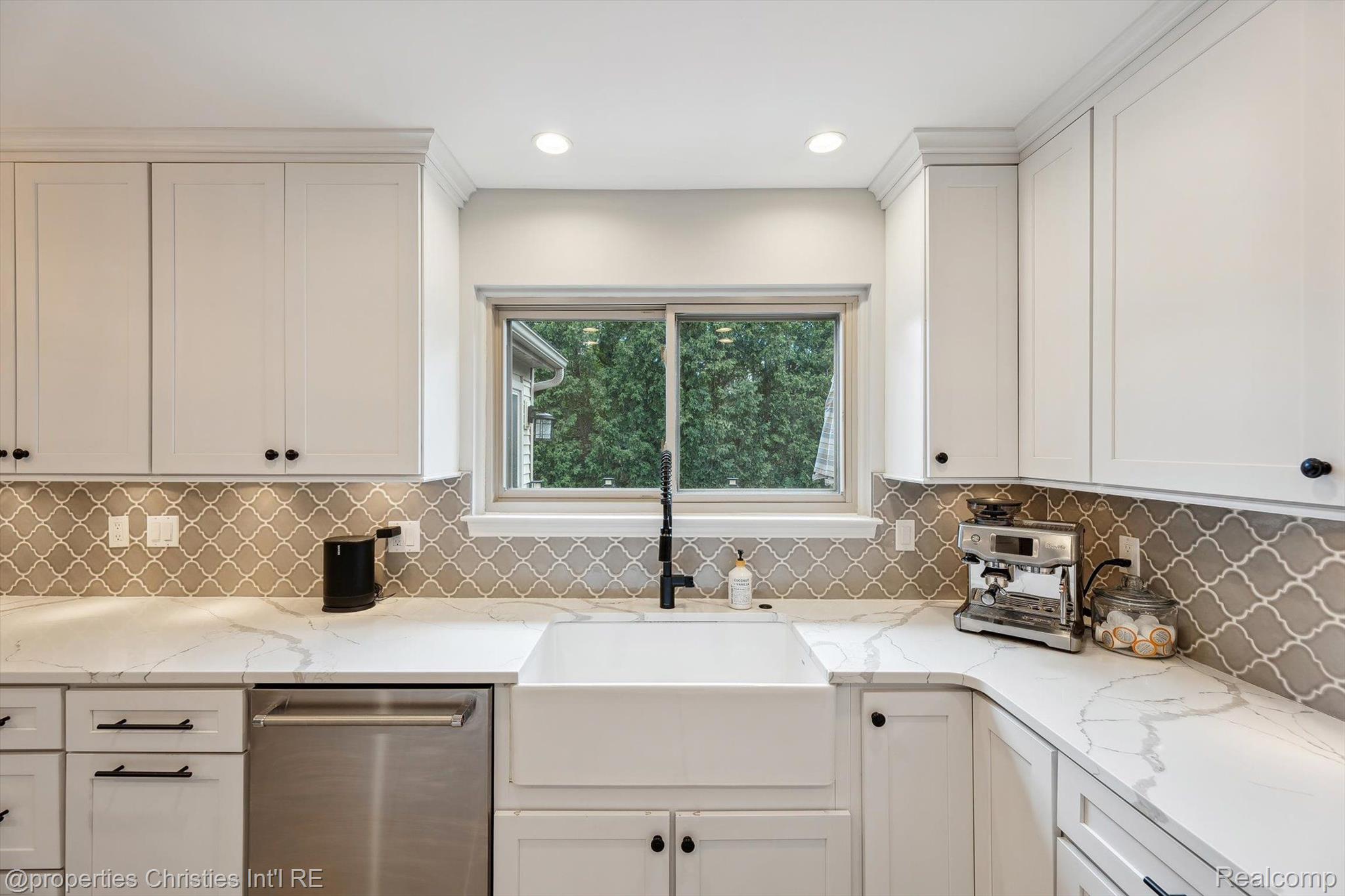 17305 LAUREL Drive