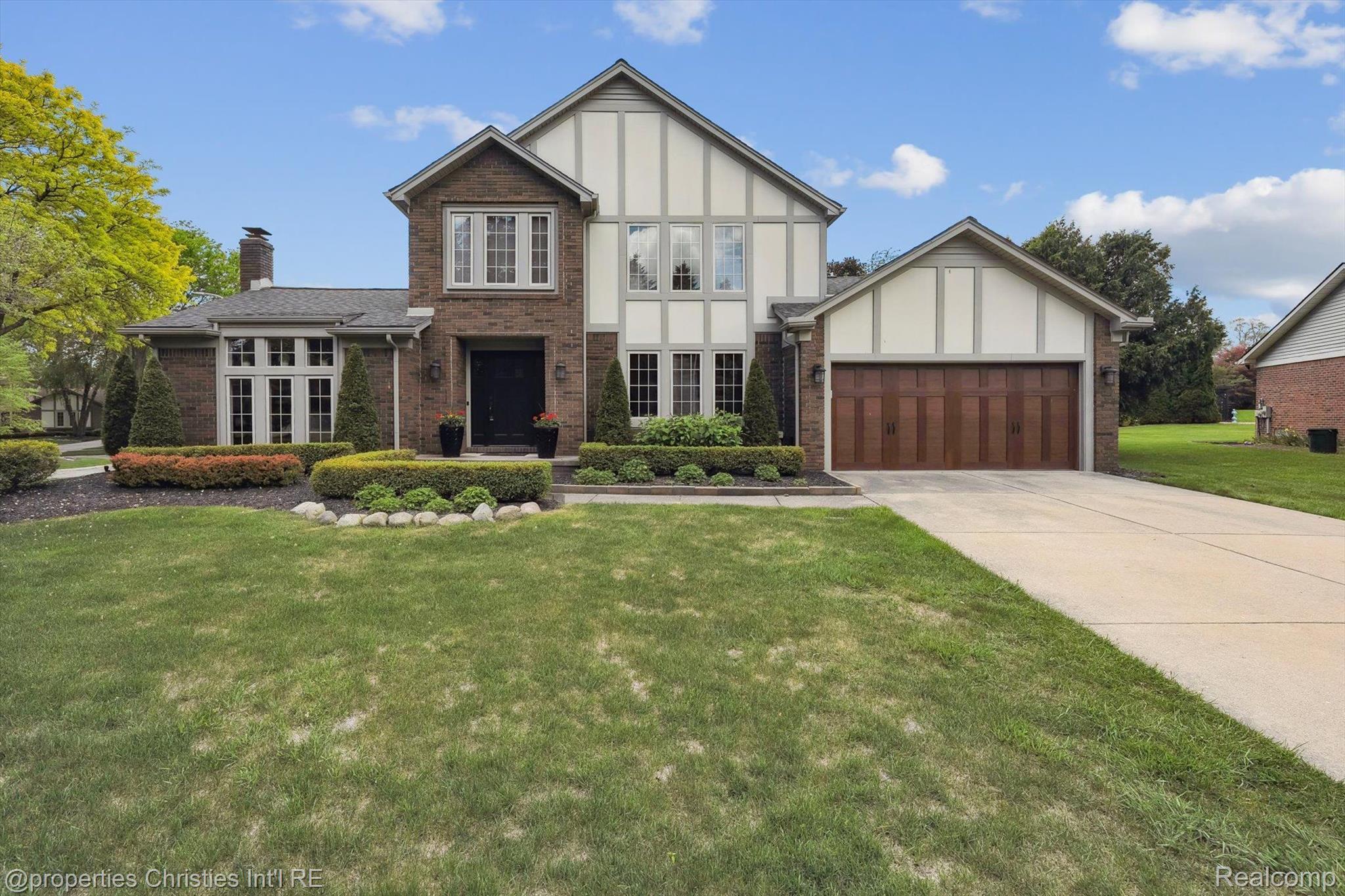 17305 LAUREL Drive