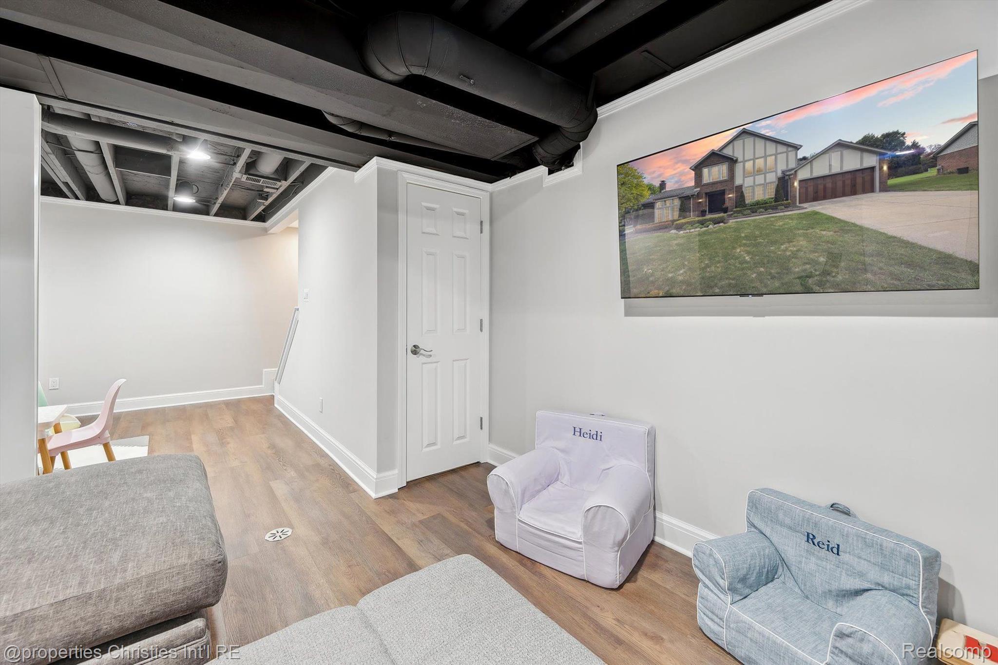 17305 LAUREL Drive