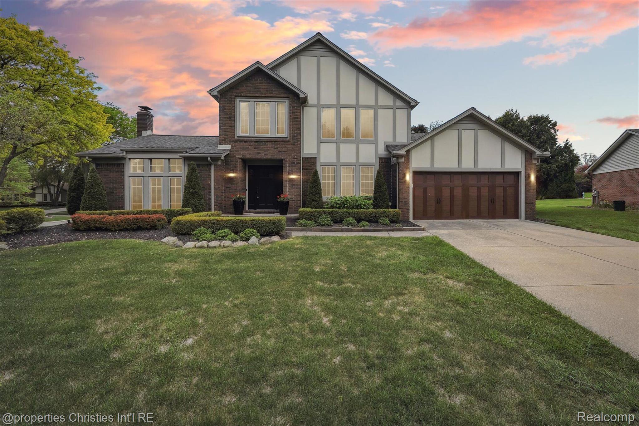 17305 LAUREL Drive