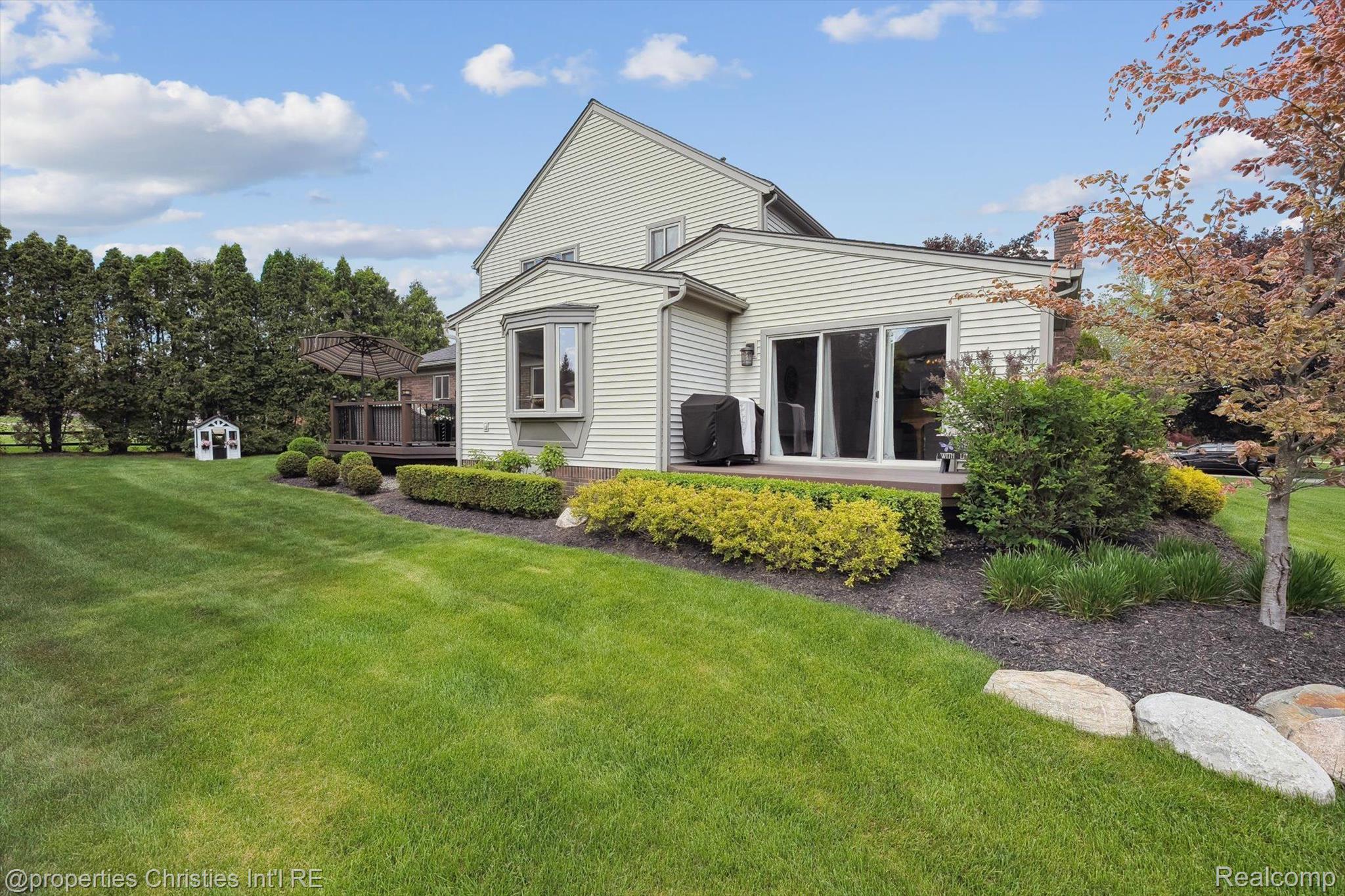17305 LAUREL Drive
