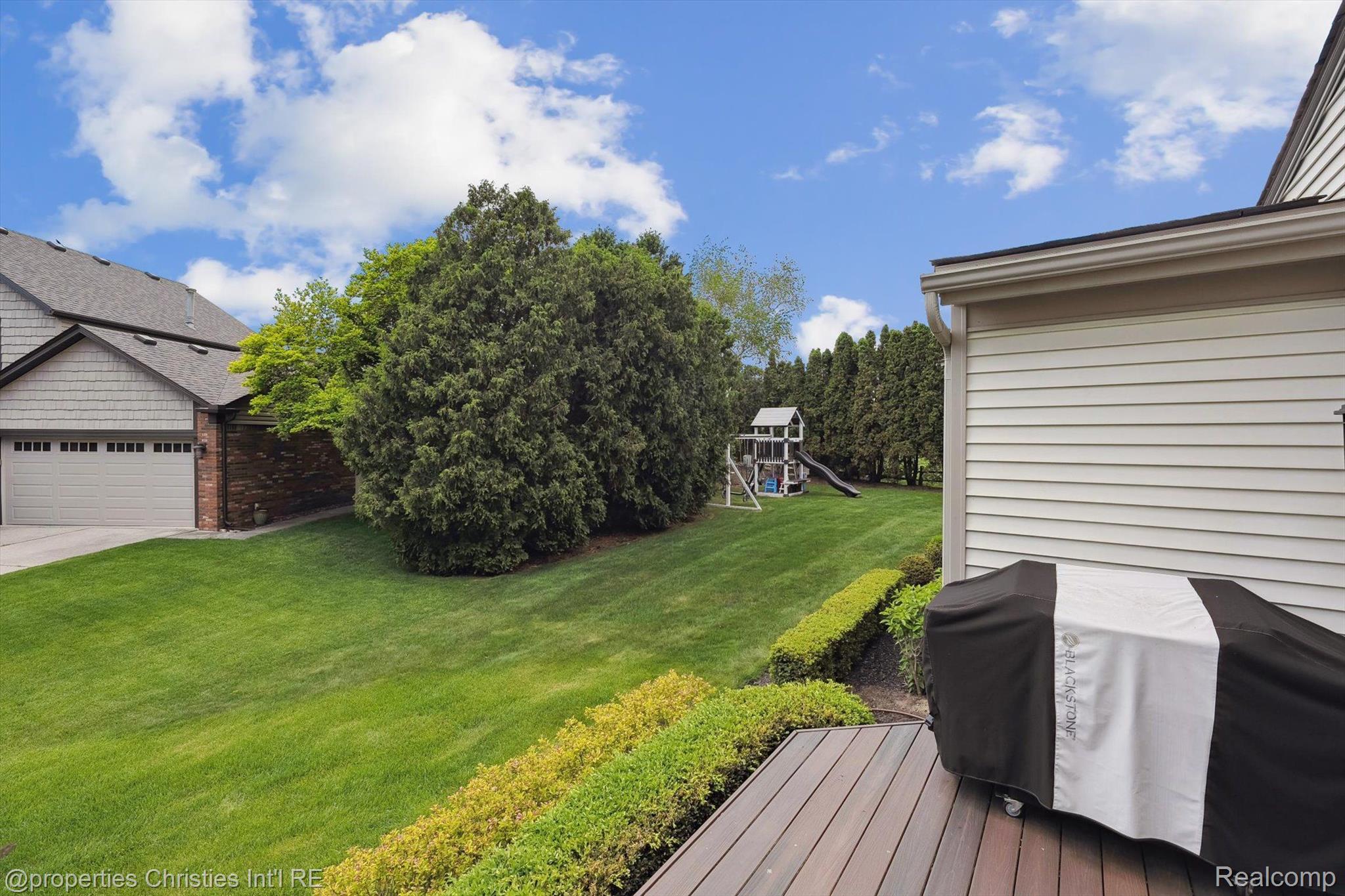 17305 LAUREL Drive