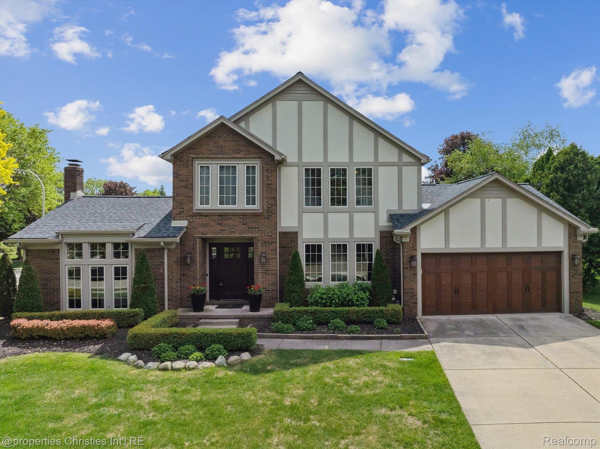 17305 LAUREL Drive