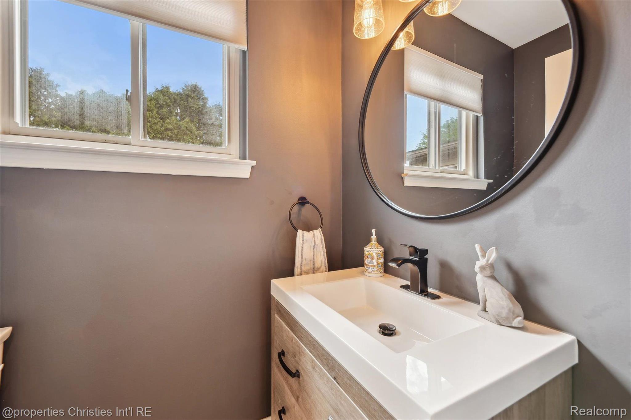 17305 LAUREL Drive