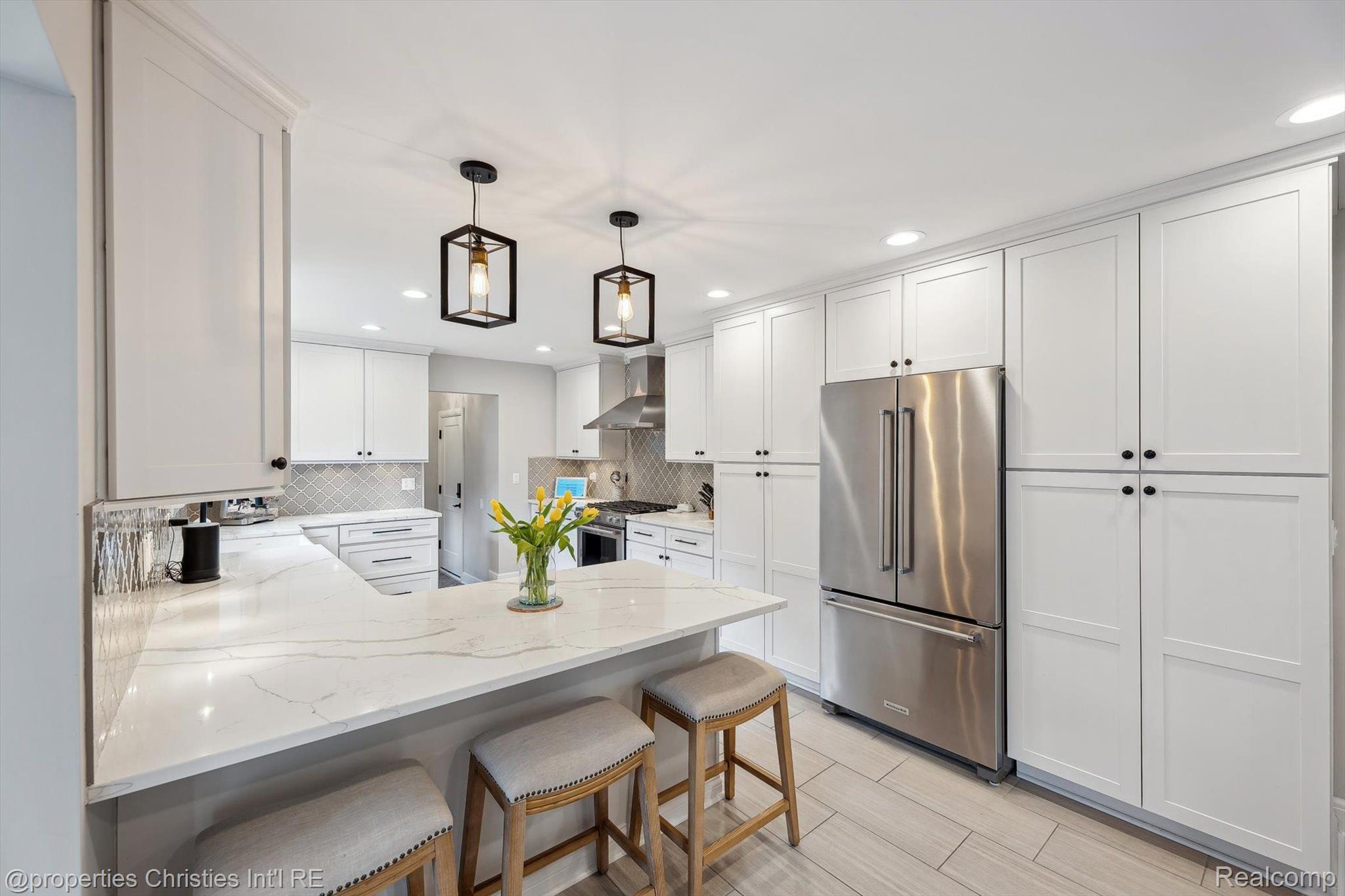 17305 LAUREL Drive