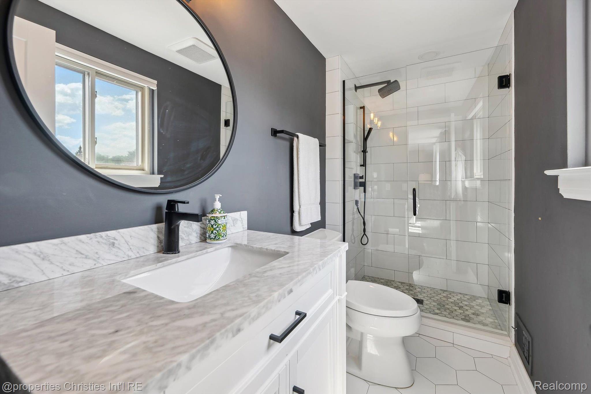 17305 LAUREL Drive