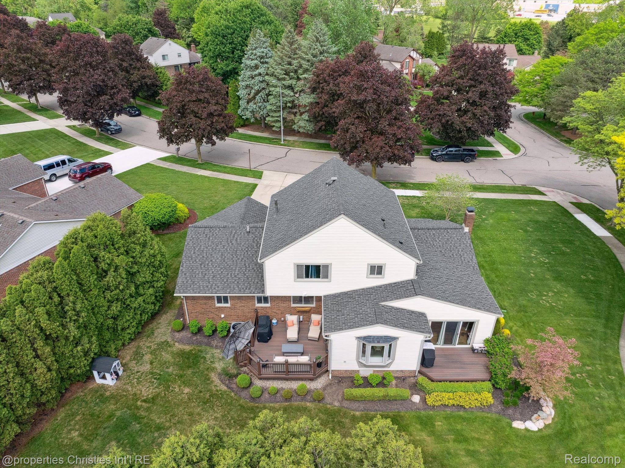 17305 LAUREL Drive