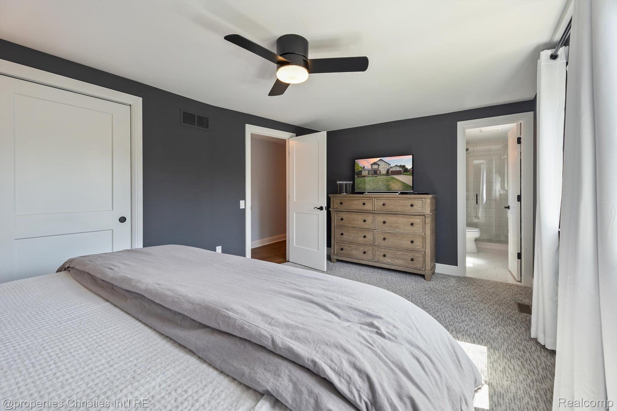 17305 LAUREL Drive