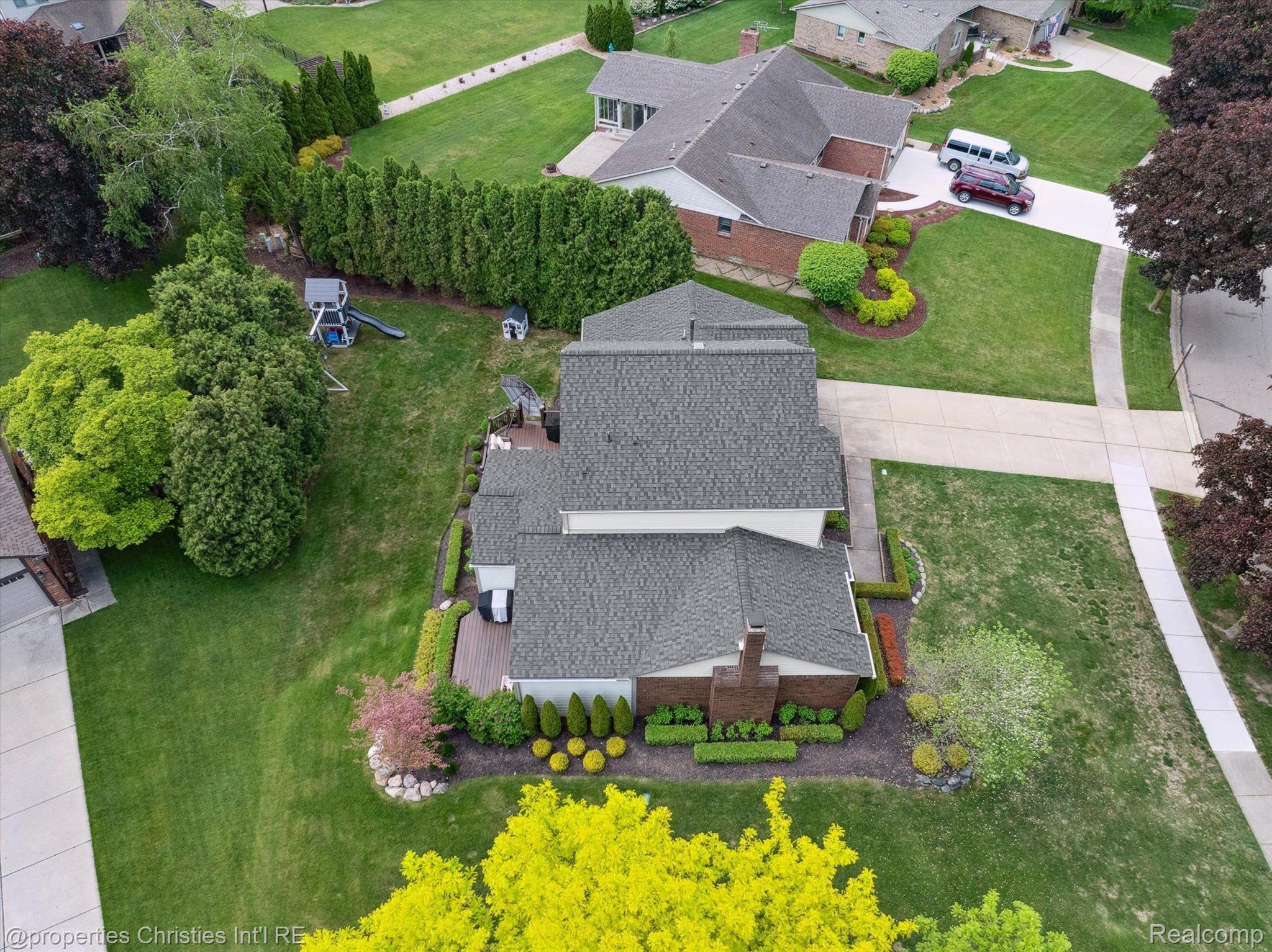 17305 LAUREL Drive