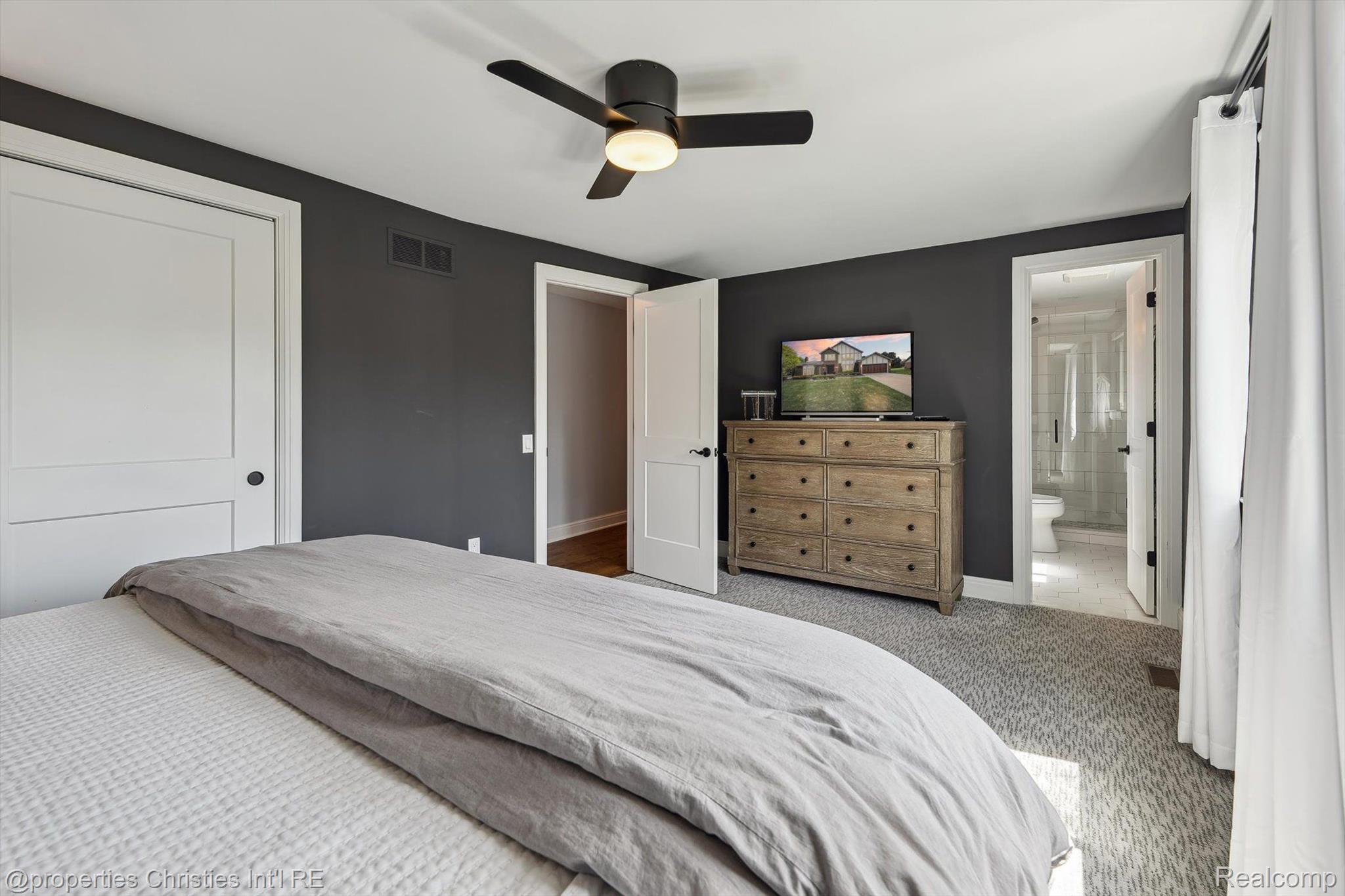 17305 LAUREL Drive