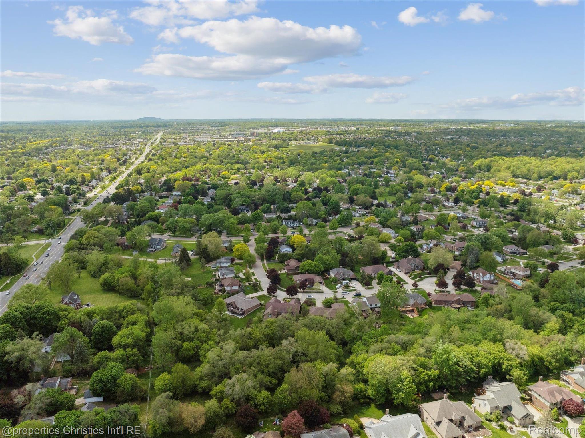 17305 LAUREL Drive