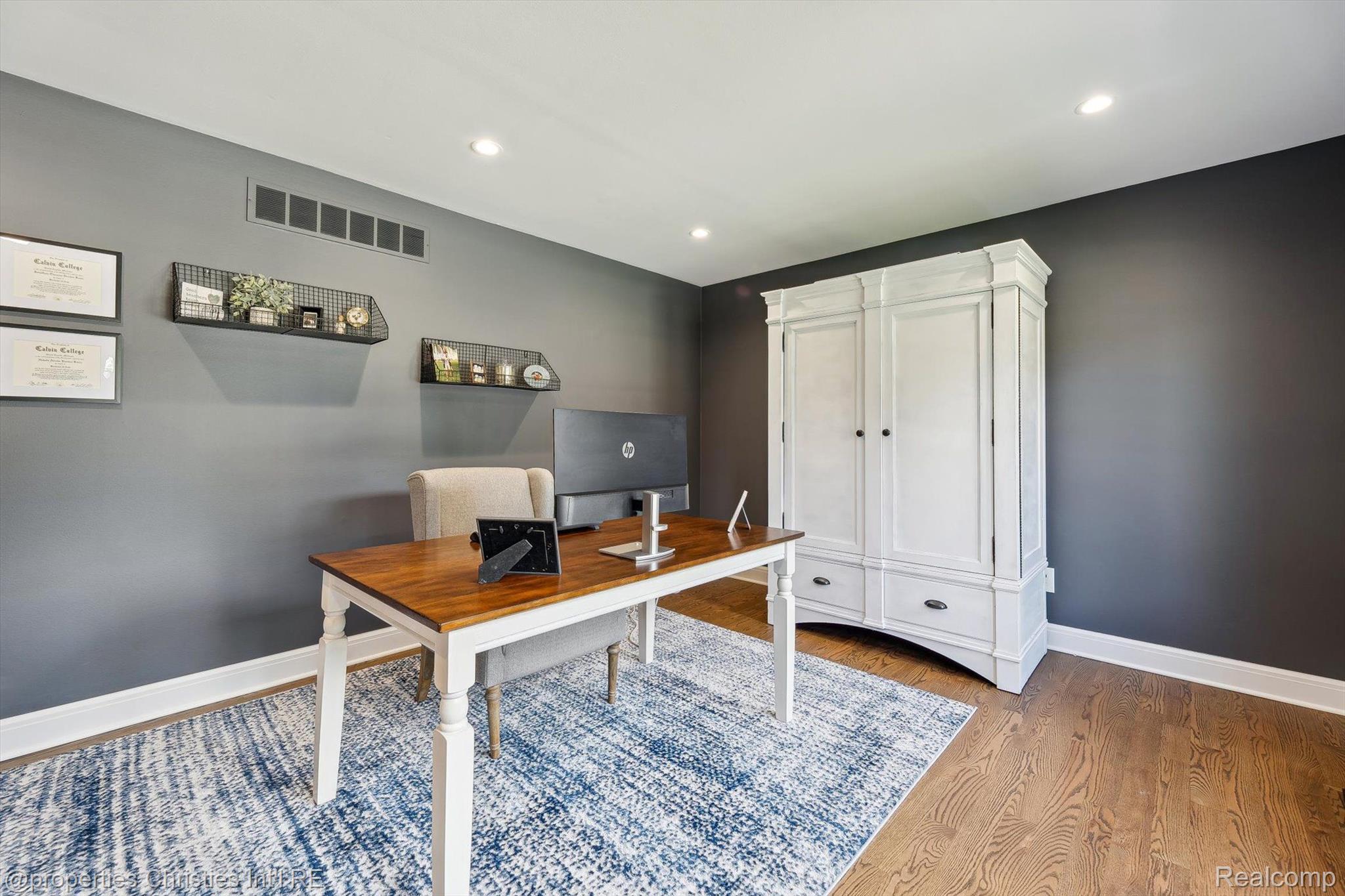 17305 LAUREL Drive