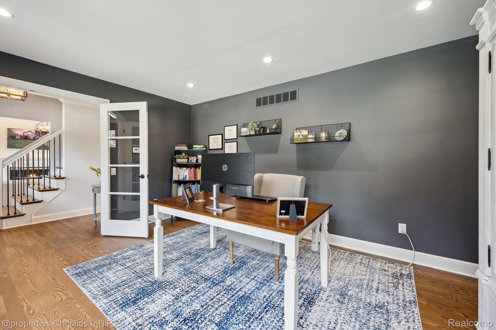 17305 LAUREL Drive