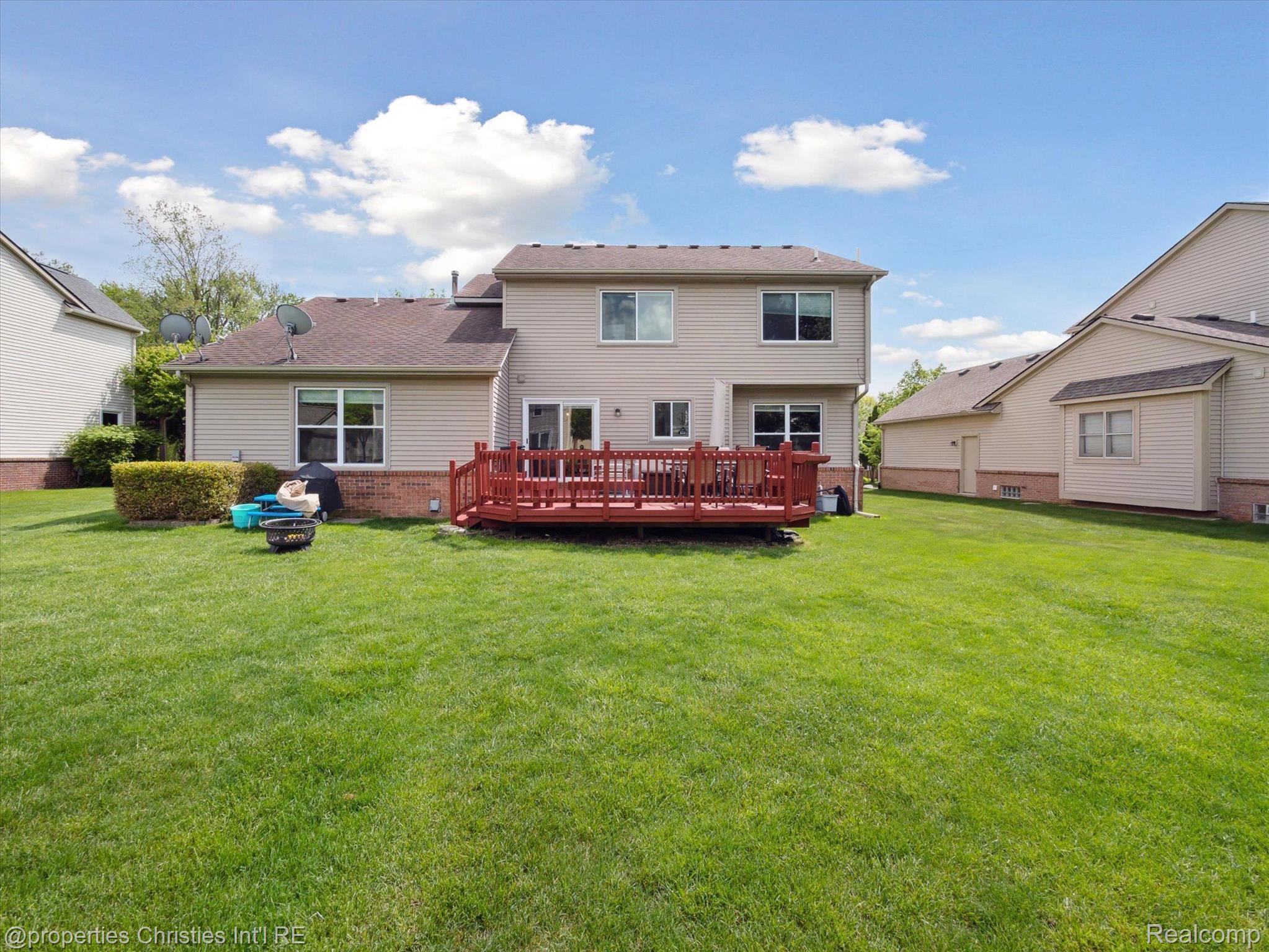 42962 SANDSTONE Drive