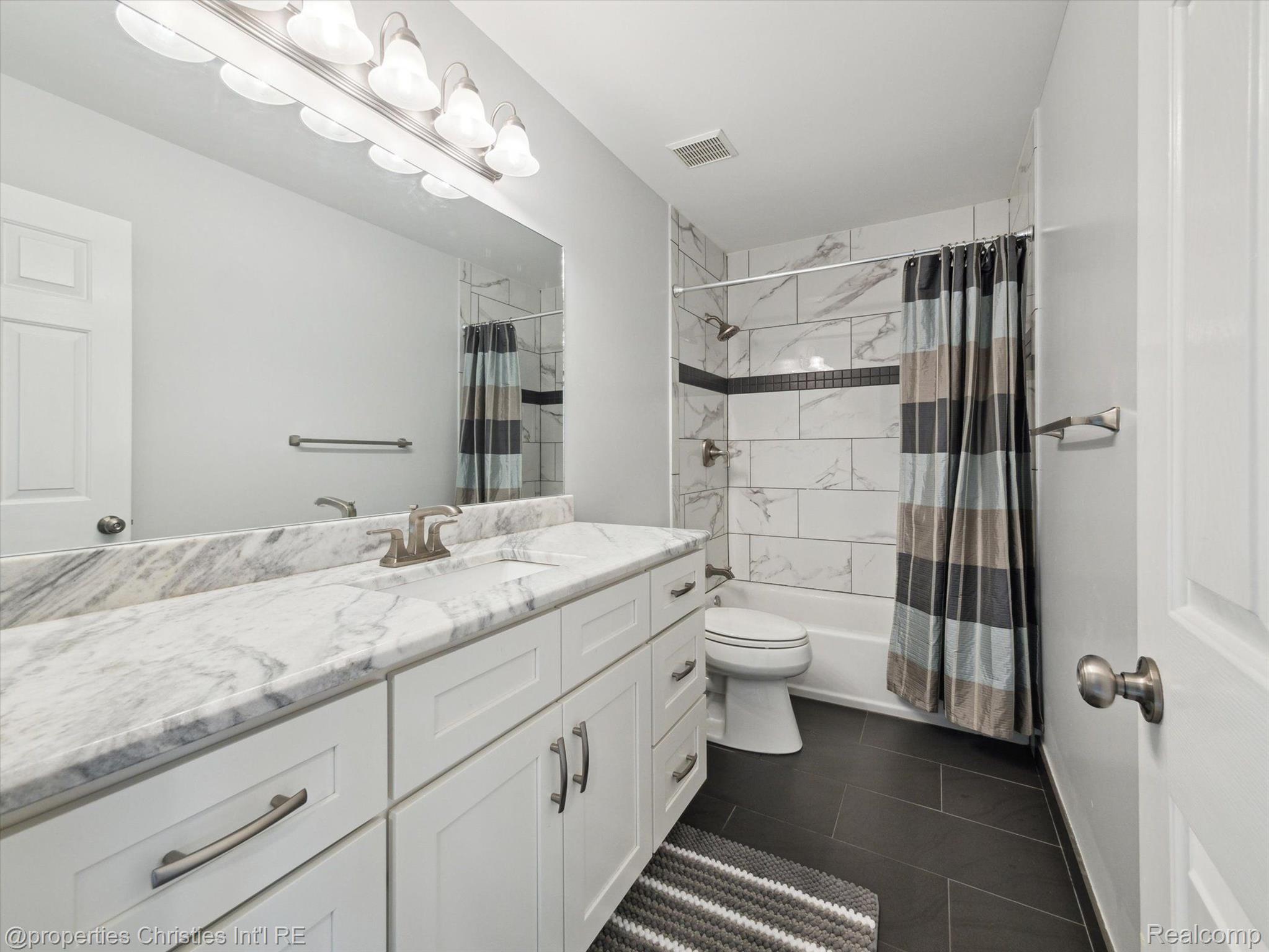 42962 SANDSTONE Drive