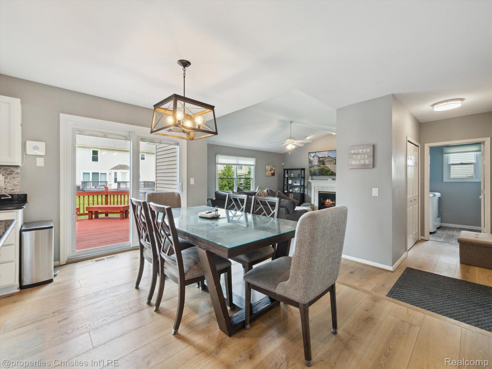 42962 SANDSTONE Drive