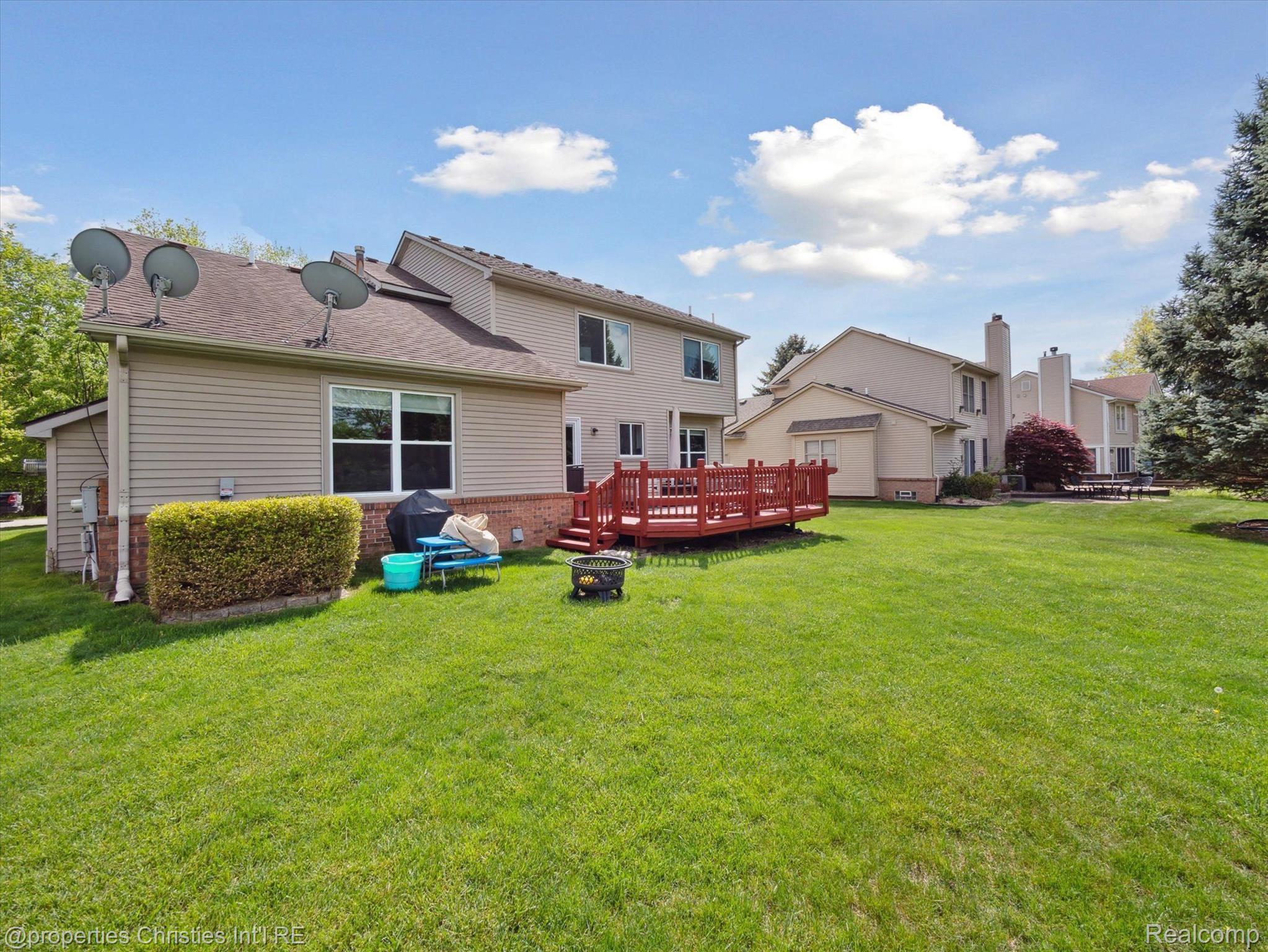 42962 SANDSTONE Drive