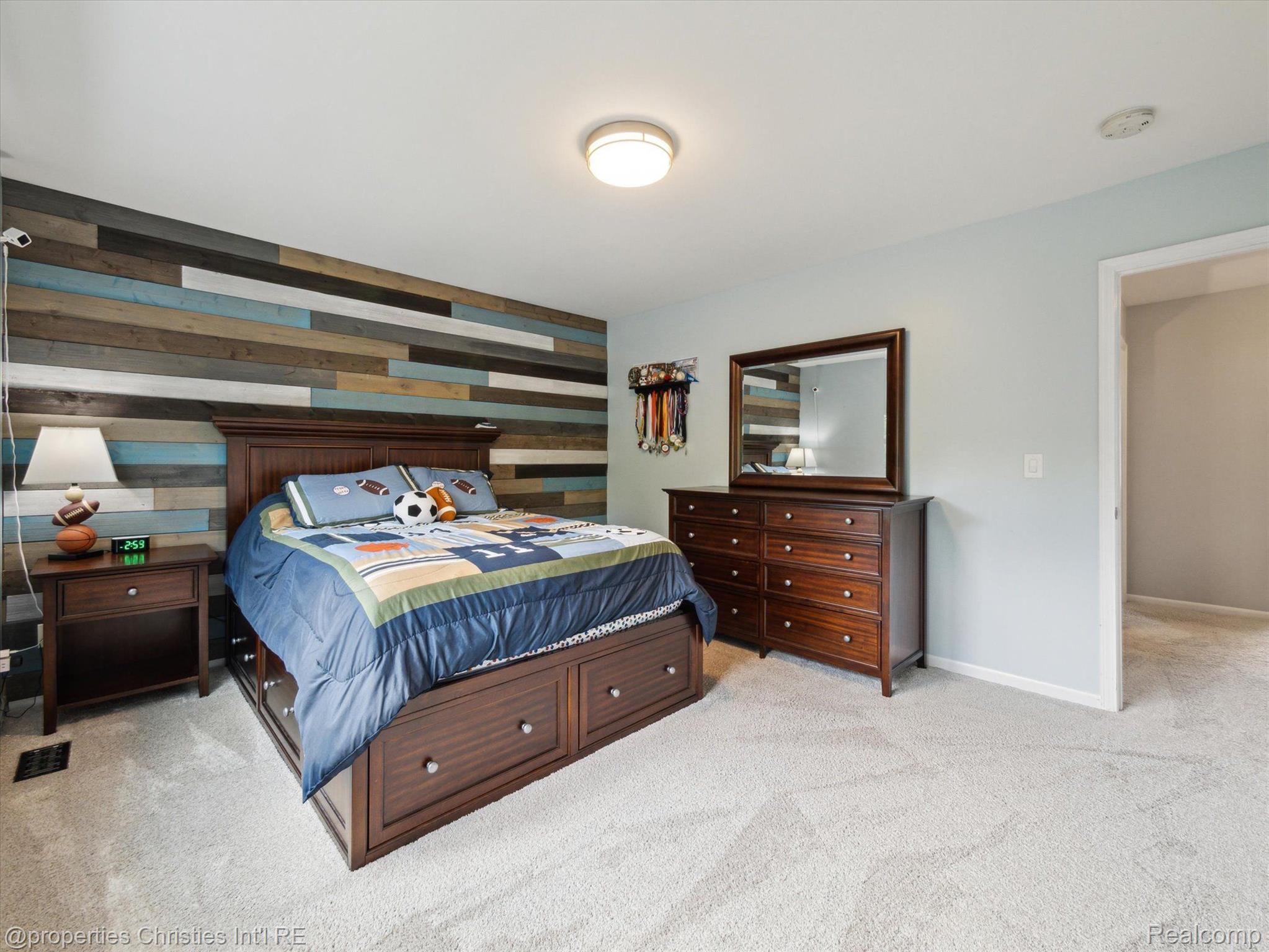 42962 SANDSTONE Drive