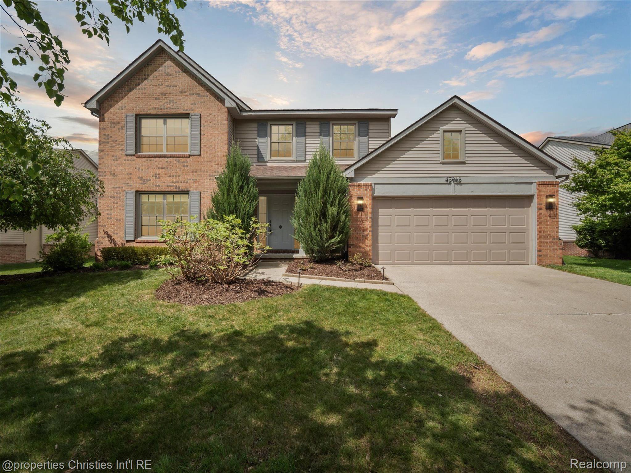 42962 SANDSTONE Drive