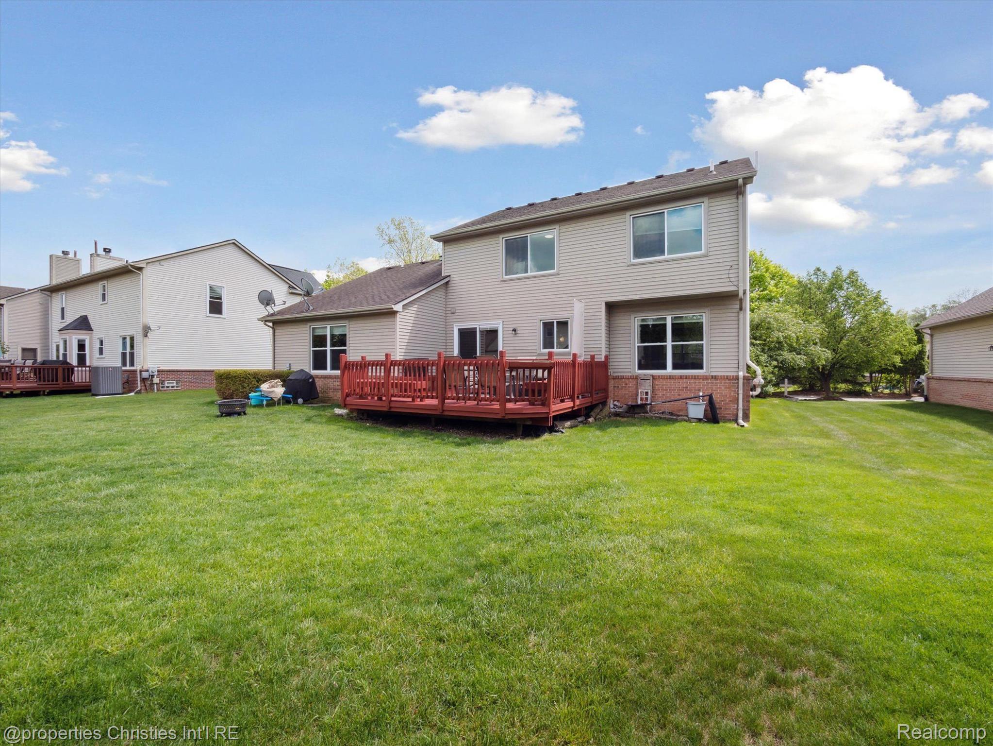 42962 SANDSTONE Drive