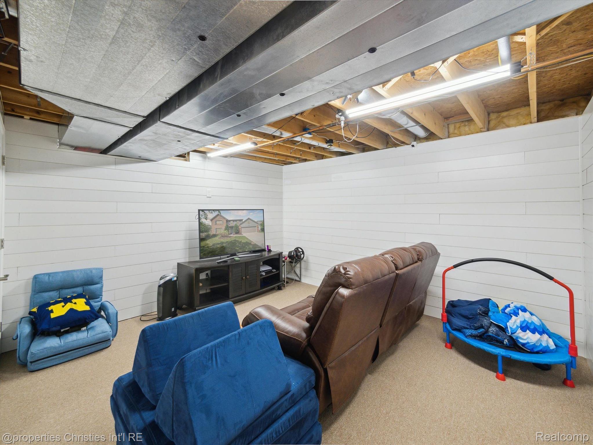 42962 SANDSTONE Drive