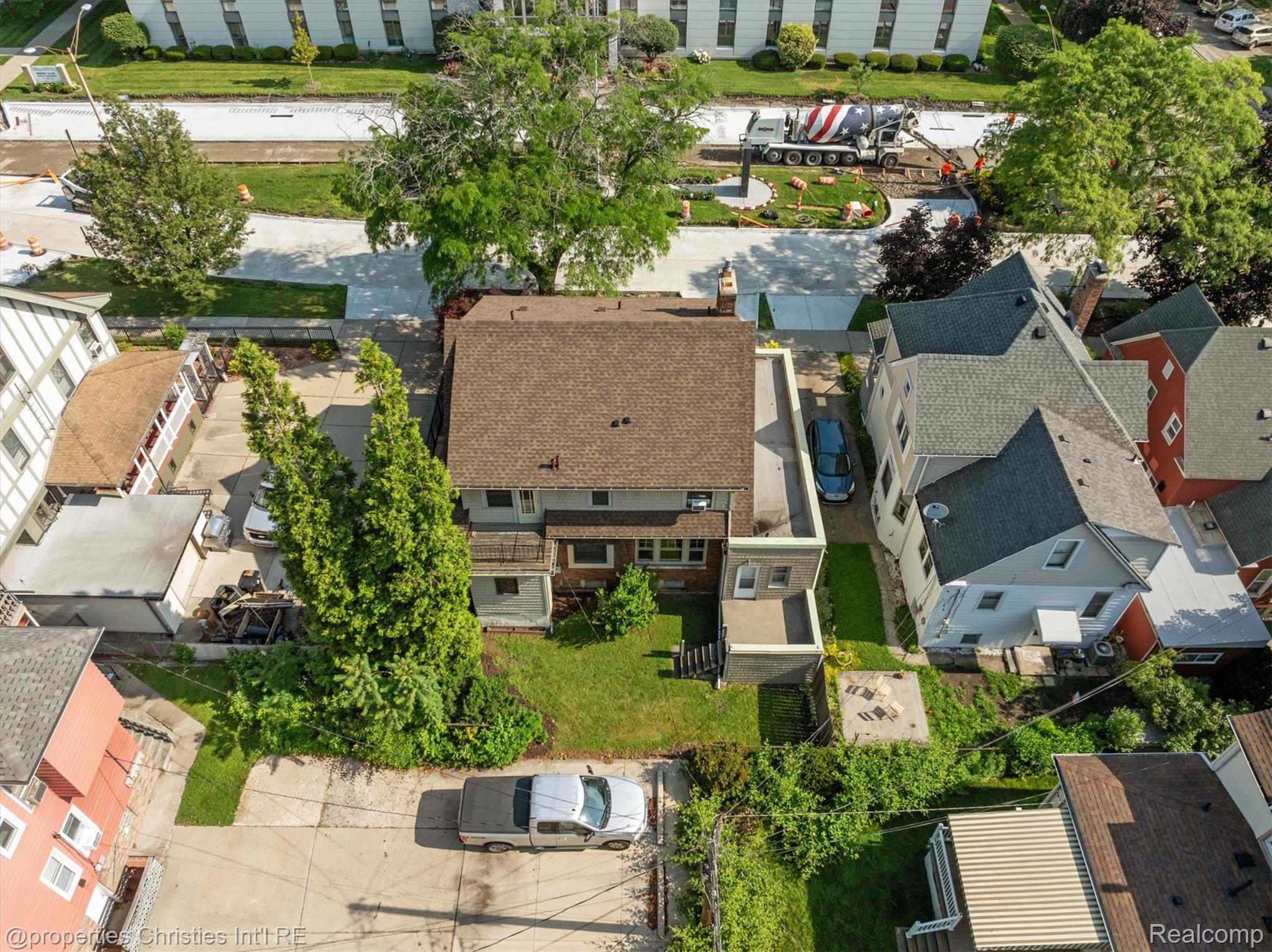 29 Superior Boulevard