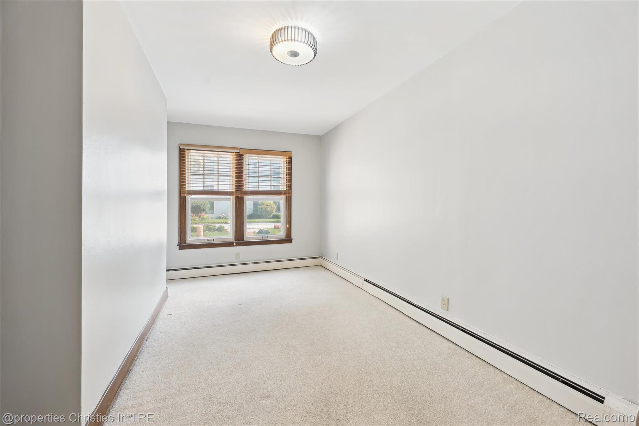29 Superior Boulevard