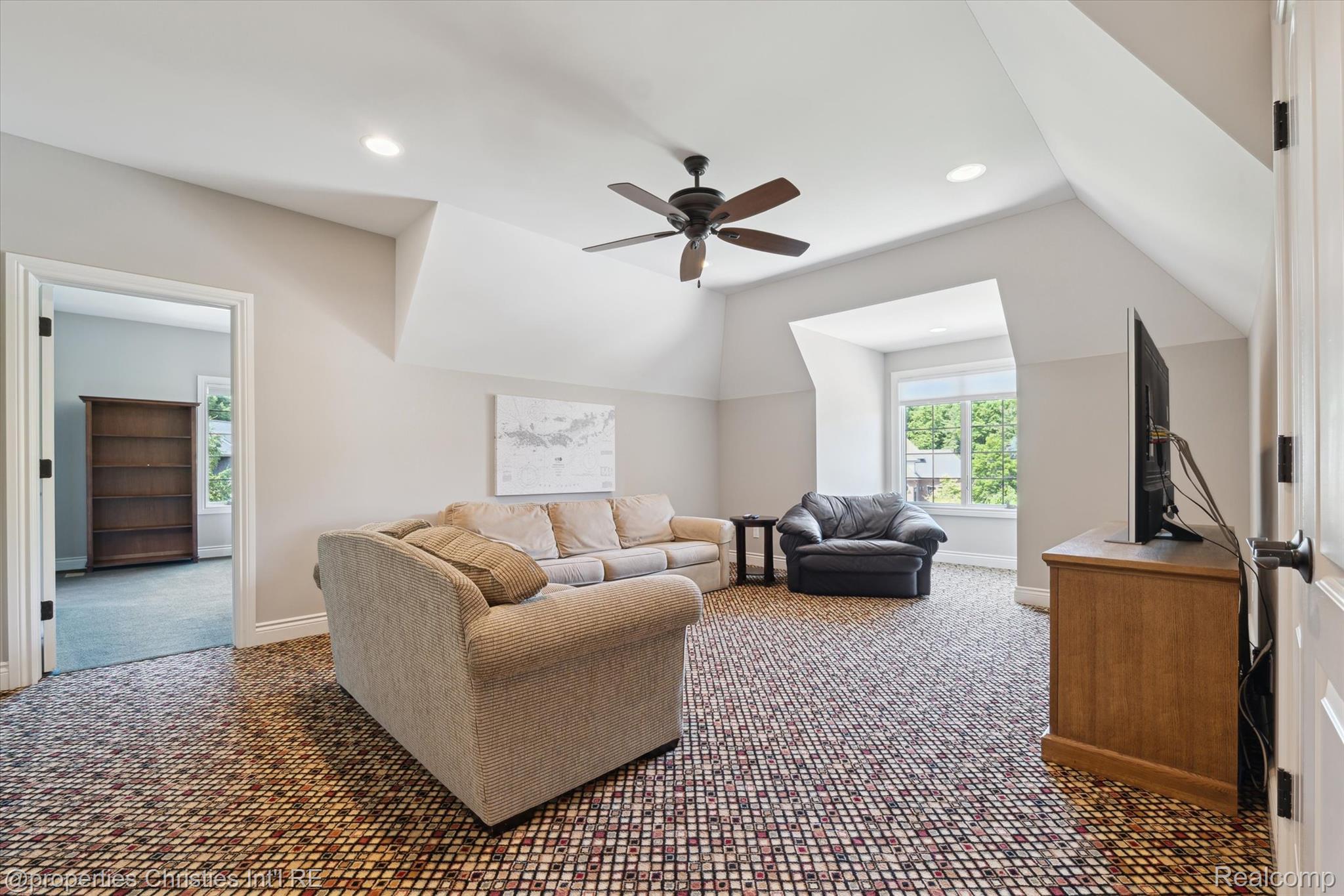 21091 Rosewood Court